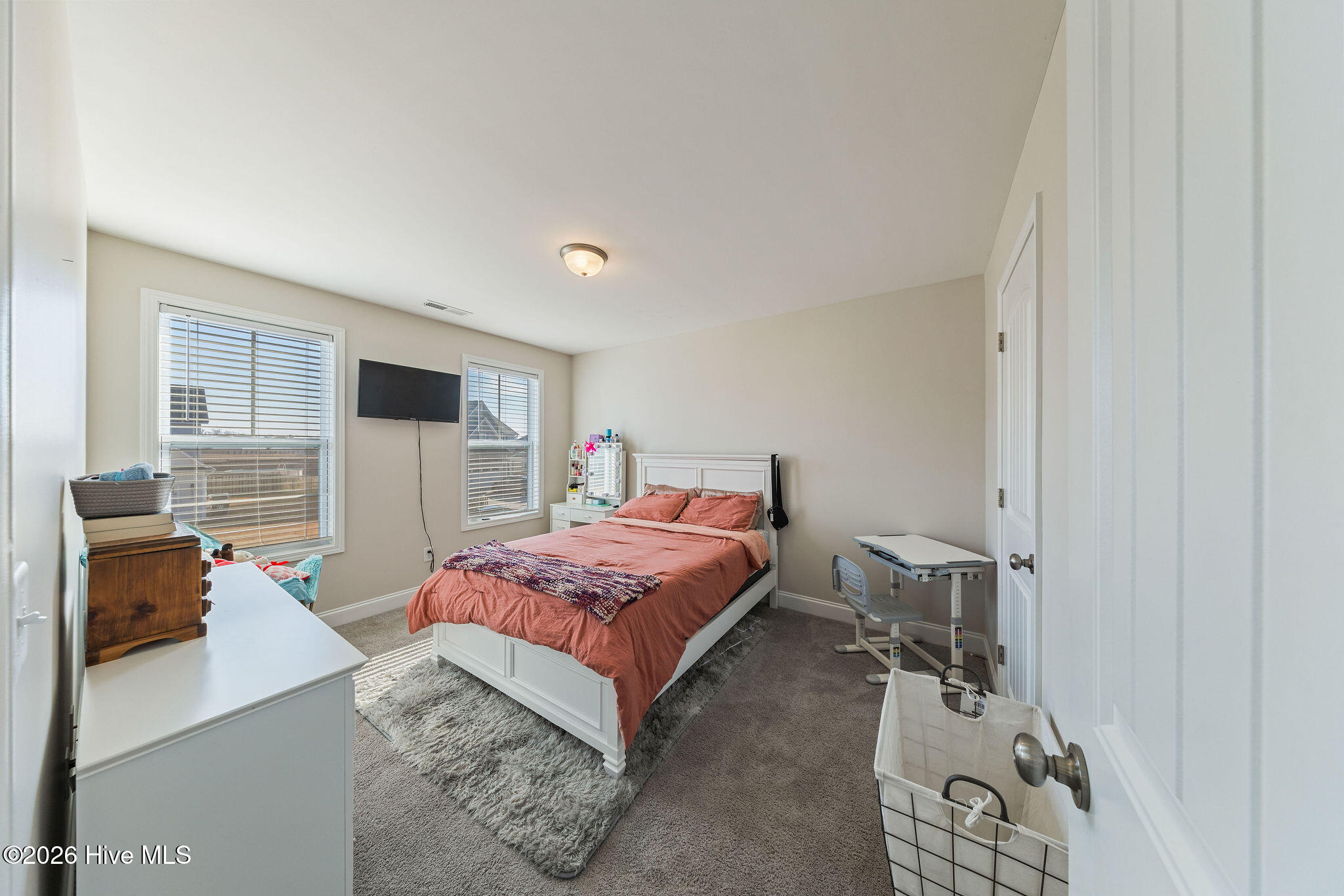 100548574 | Photo 24