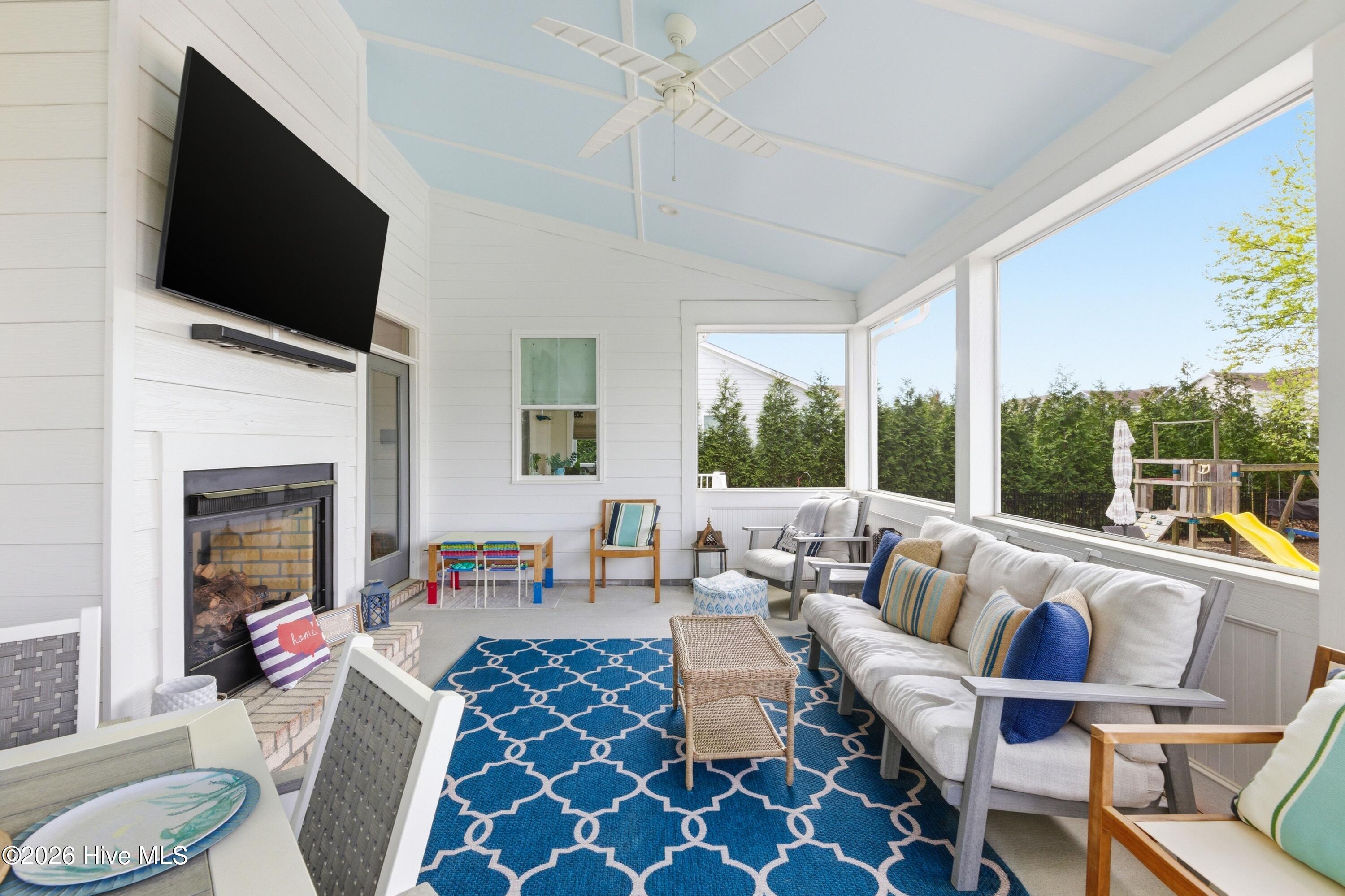 100564448 | Photo 21