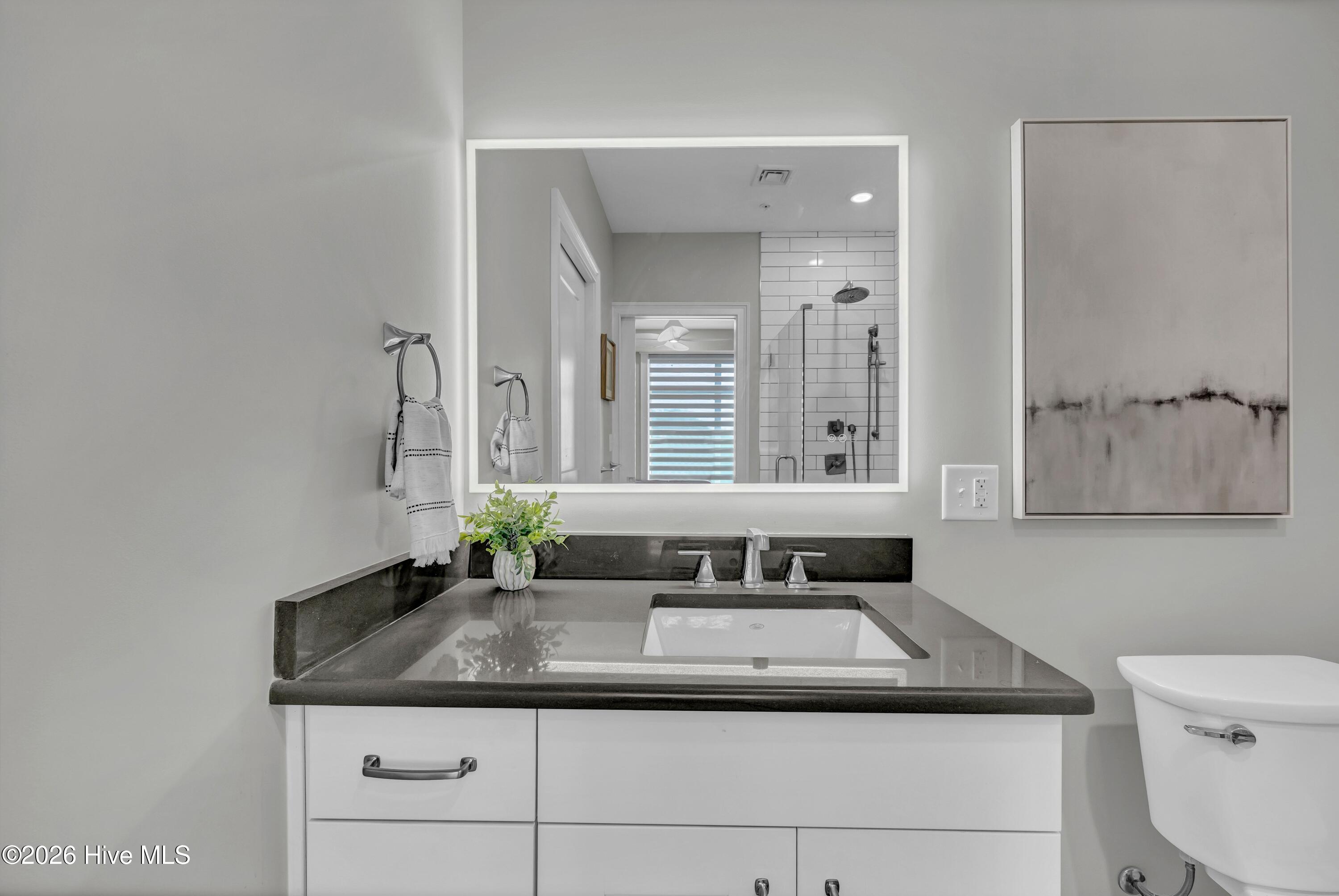 100567765 | Photo 20