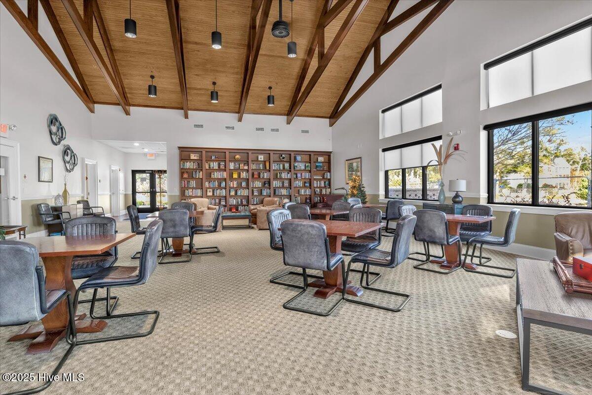 100544384 | Photo 43