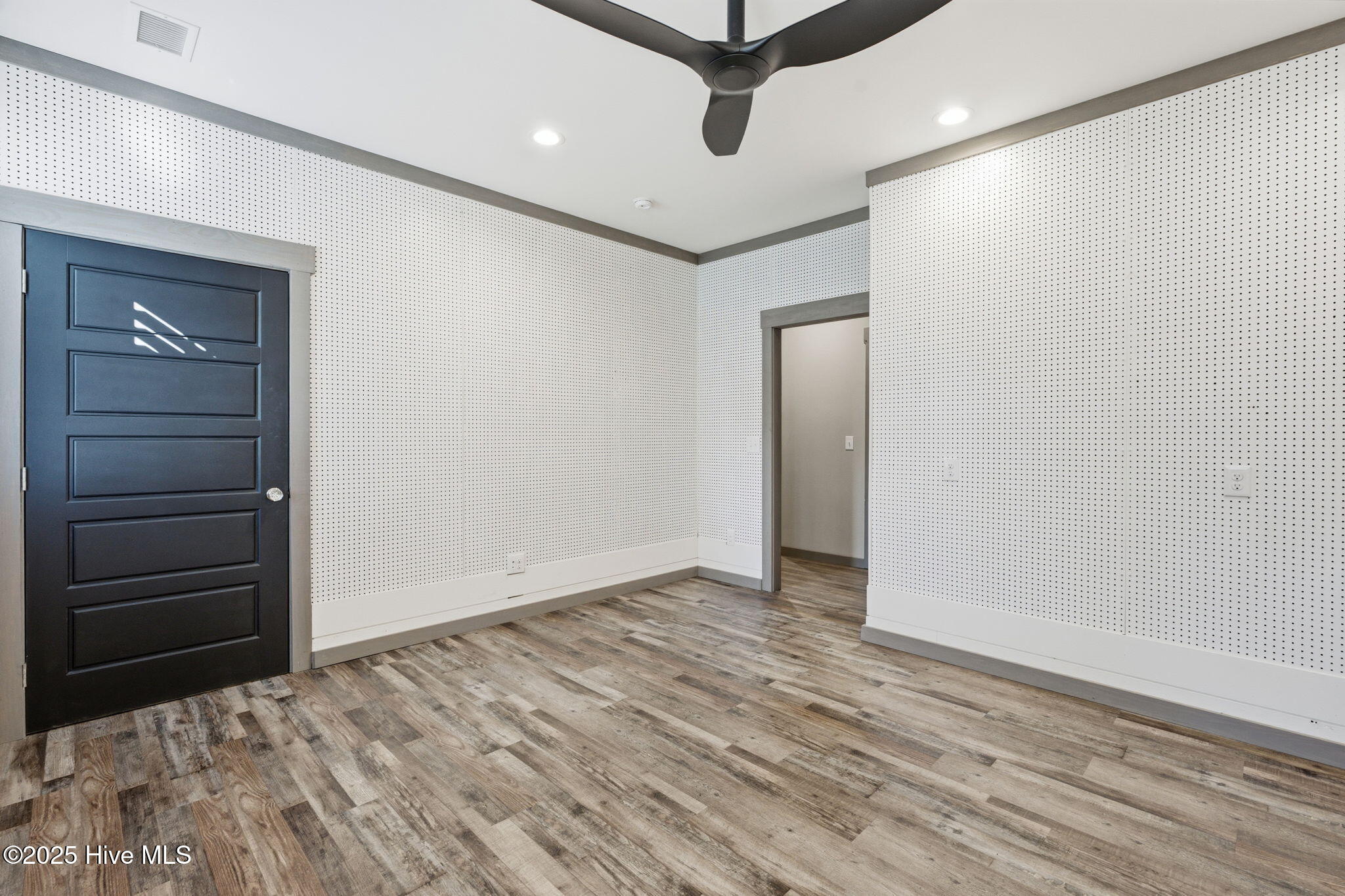 100535585 | Photo 100