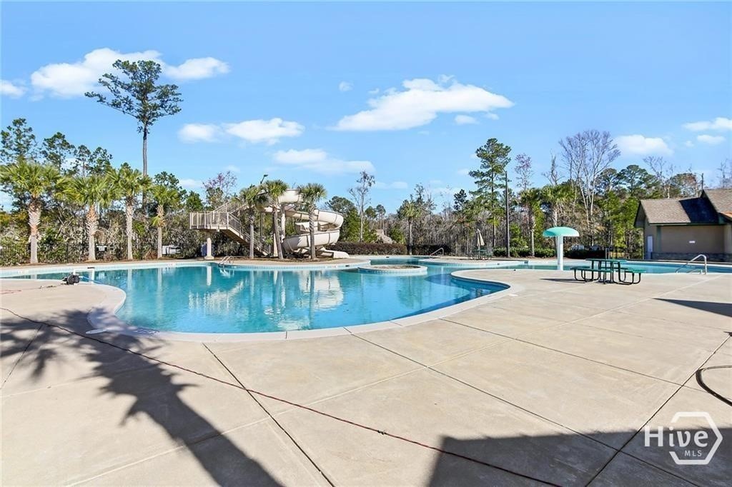 Community pool
