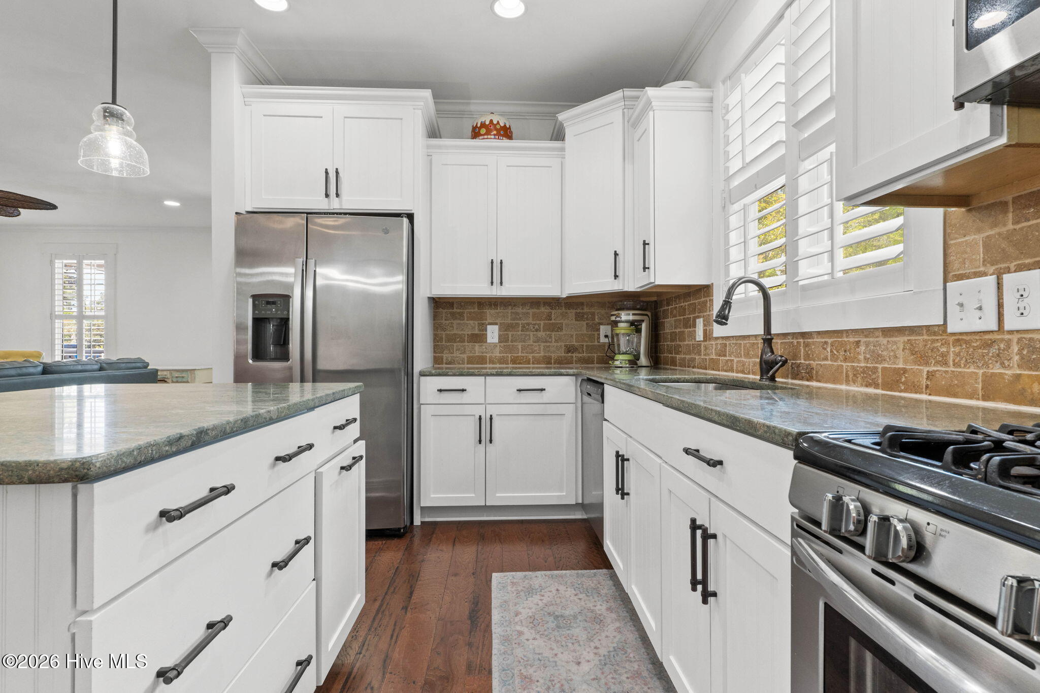 100566680 | Photo 16