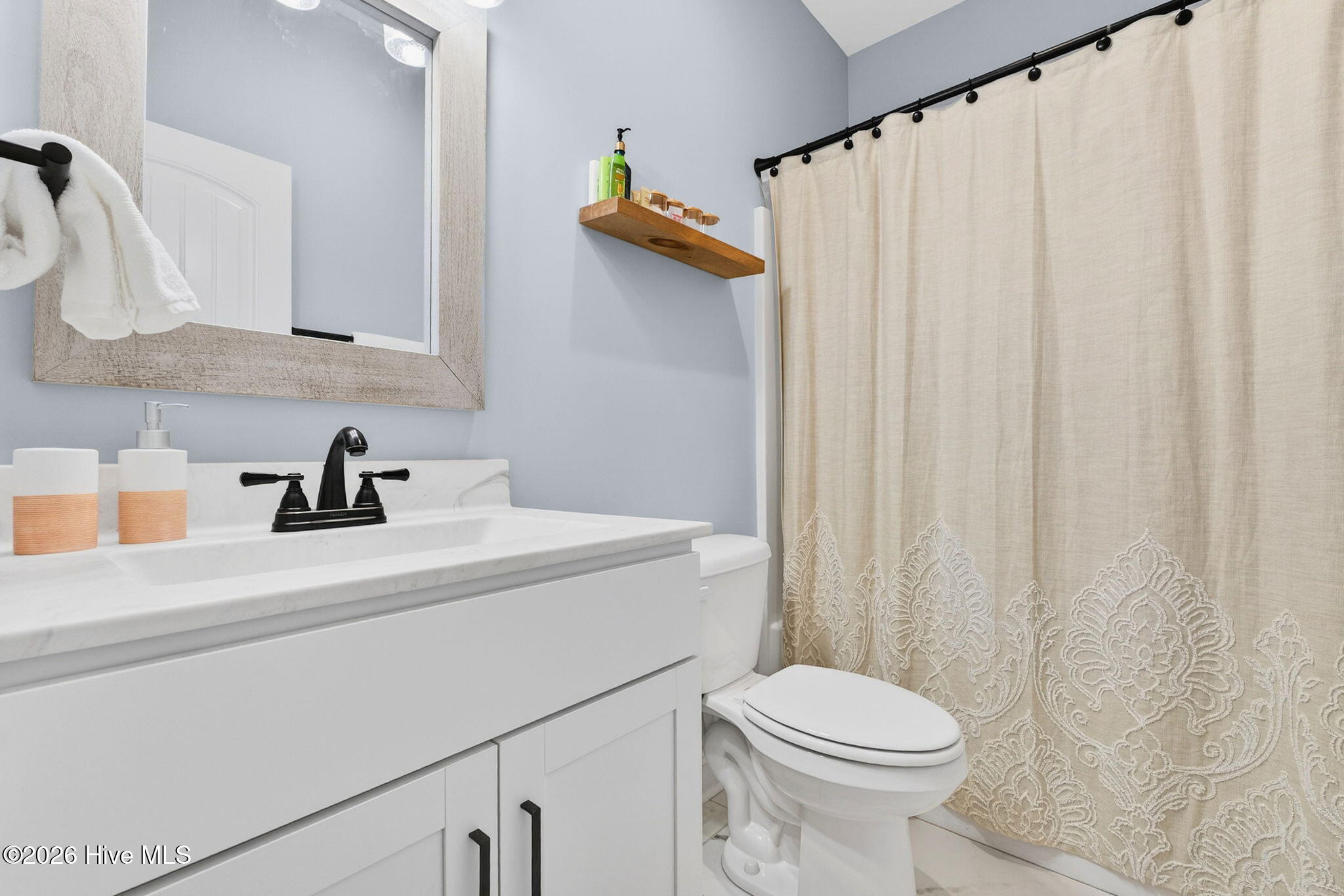 100557627 | Photo 24