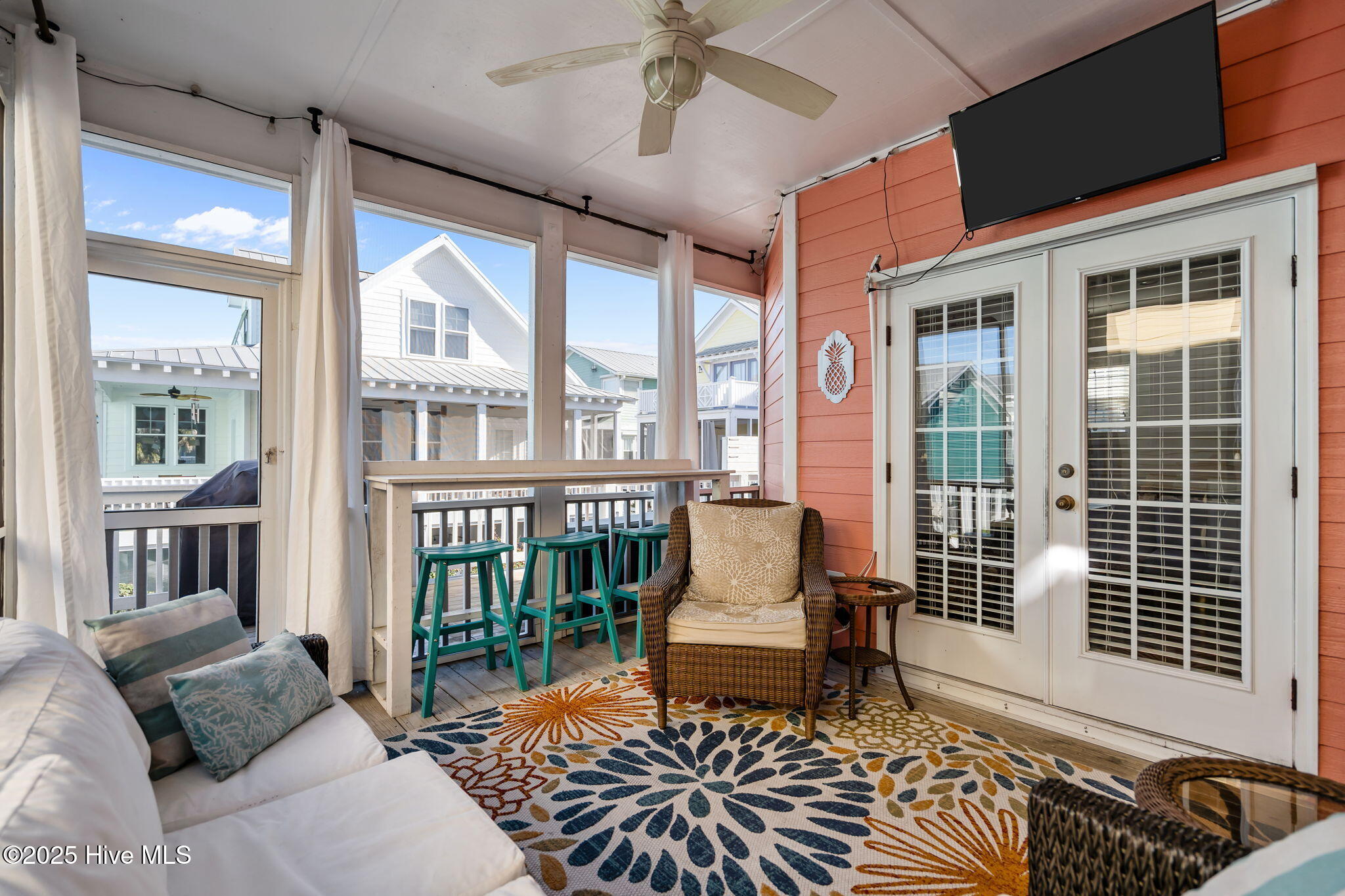 100546584 | Photo 45