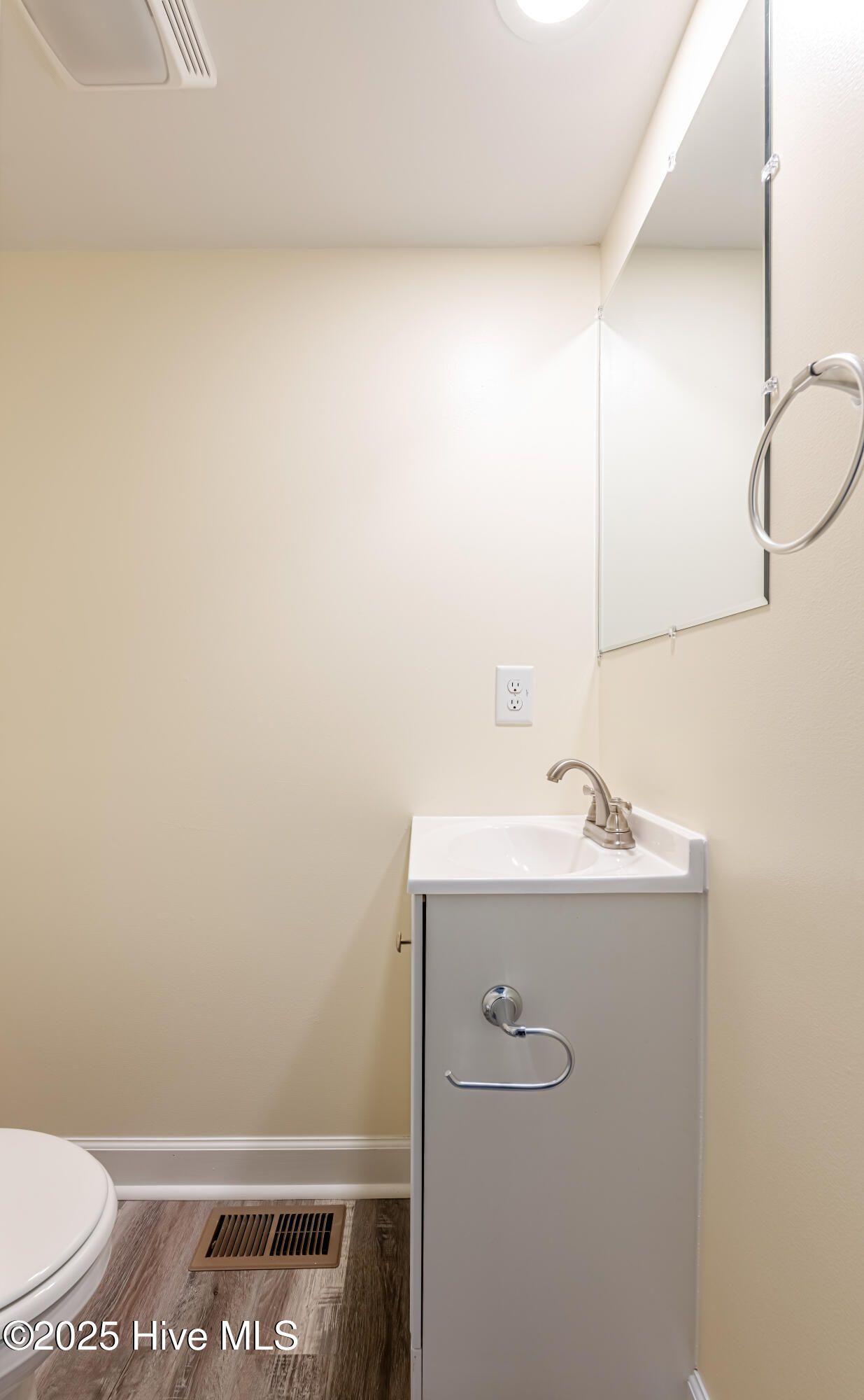 100538278 | Photo 15