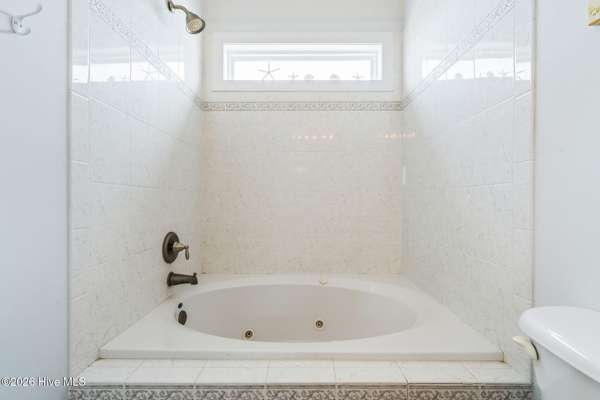 100553989 | Photo 21