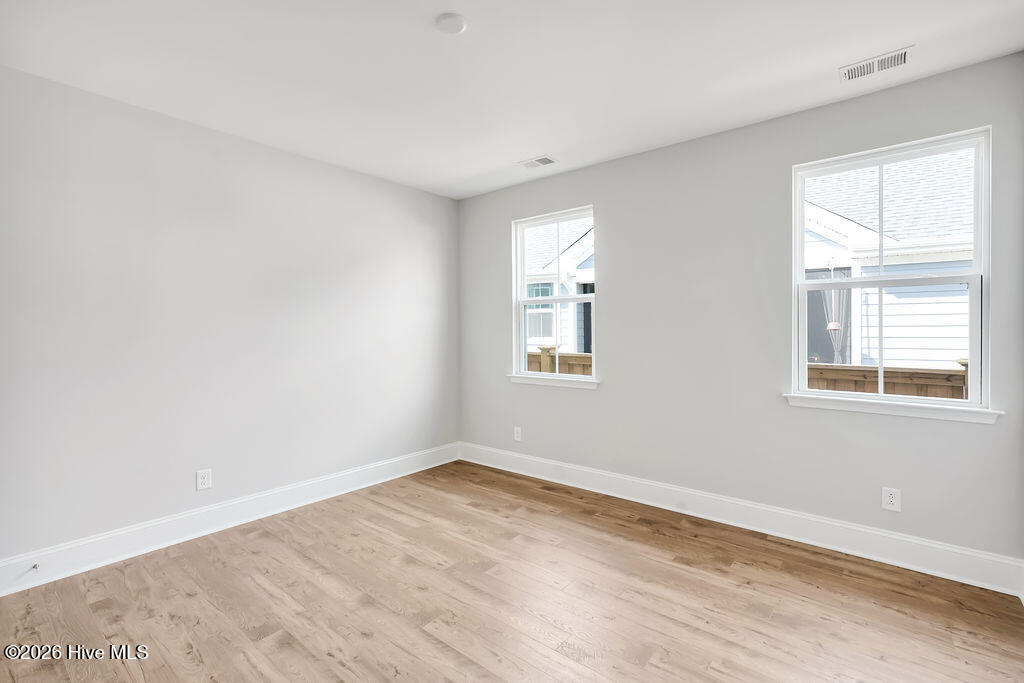 100550768 | Photo 44