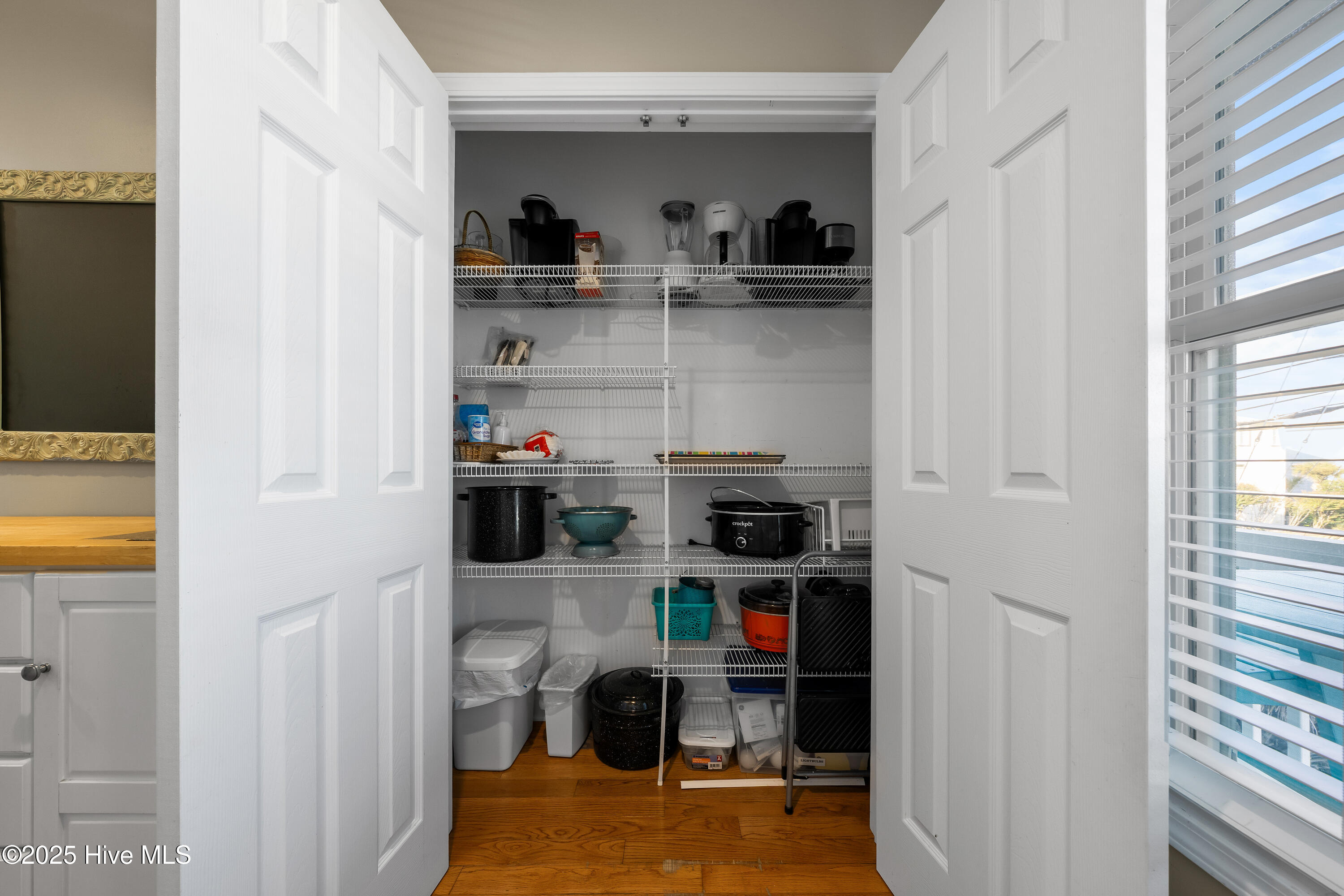 100532261 | Photo 28