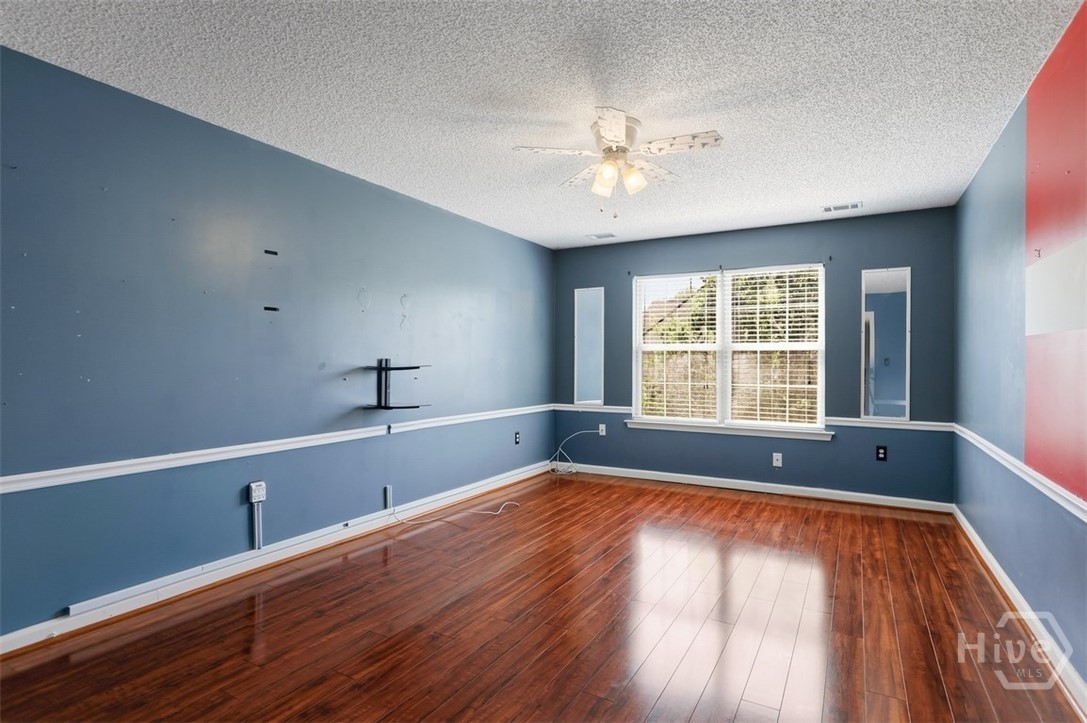 Spare bedroom #4 OR bonus room!