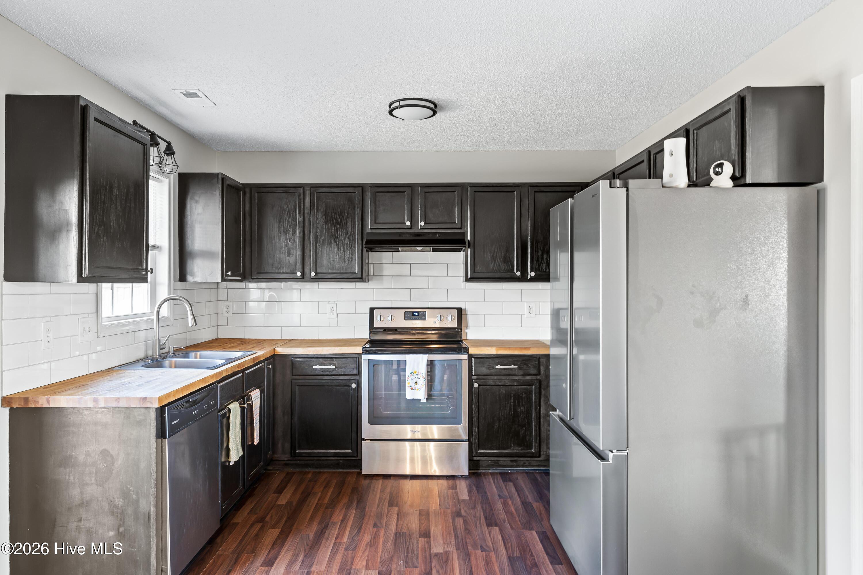 100548463 | Photo 10