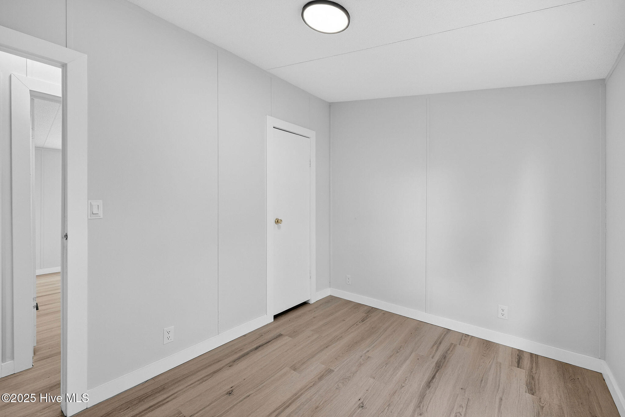 100543471 | Photo 25