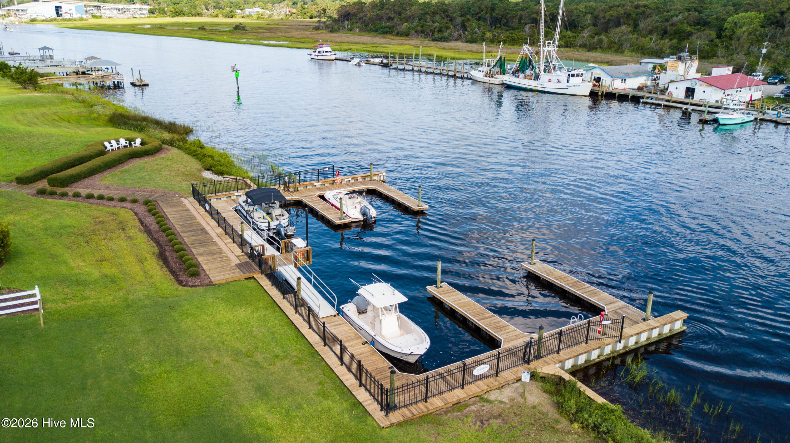 100566975 | Photo 57