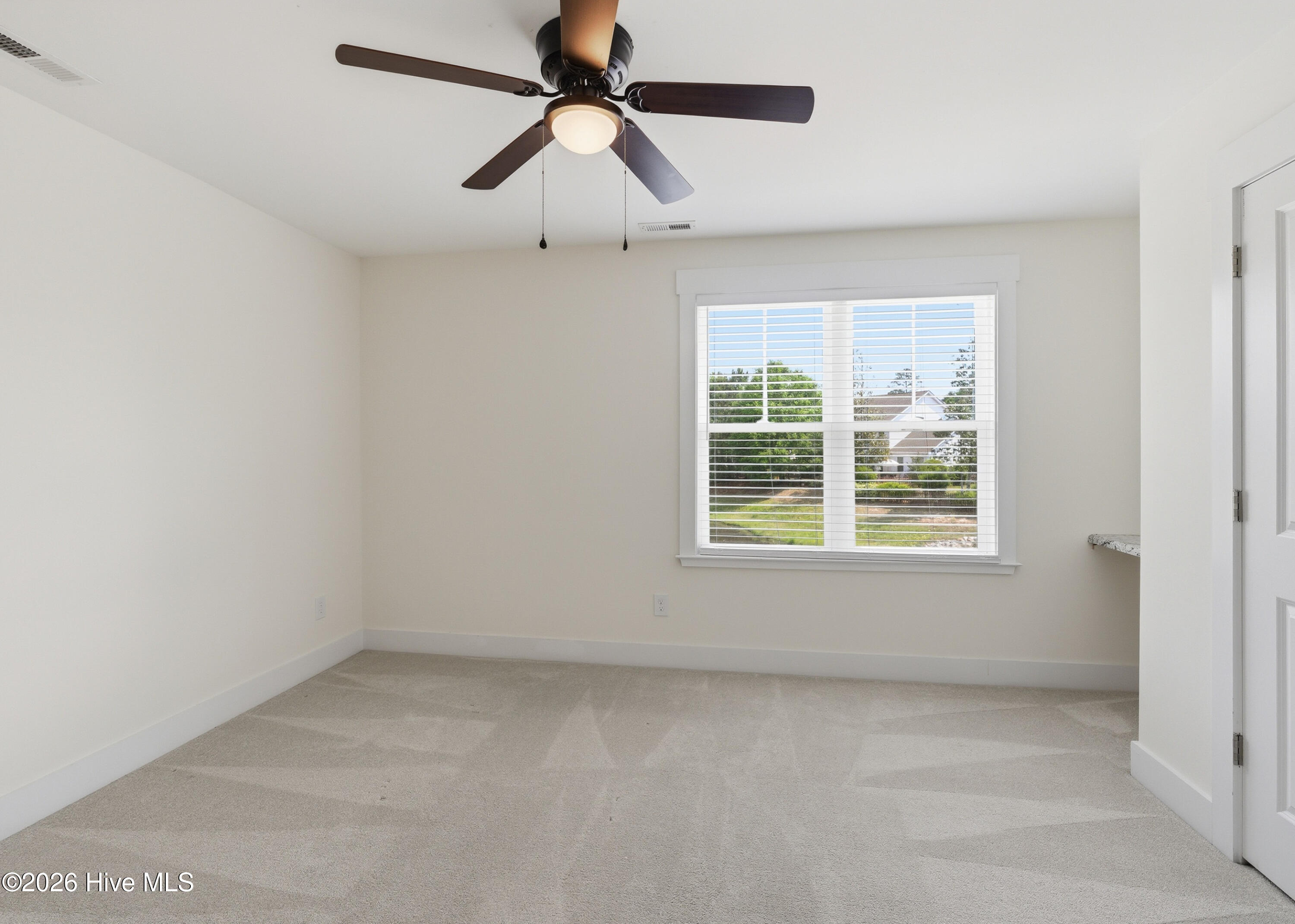 100570577 | Photo 28