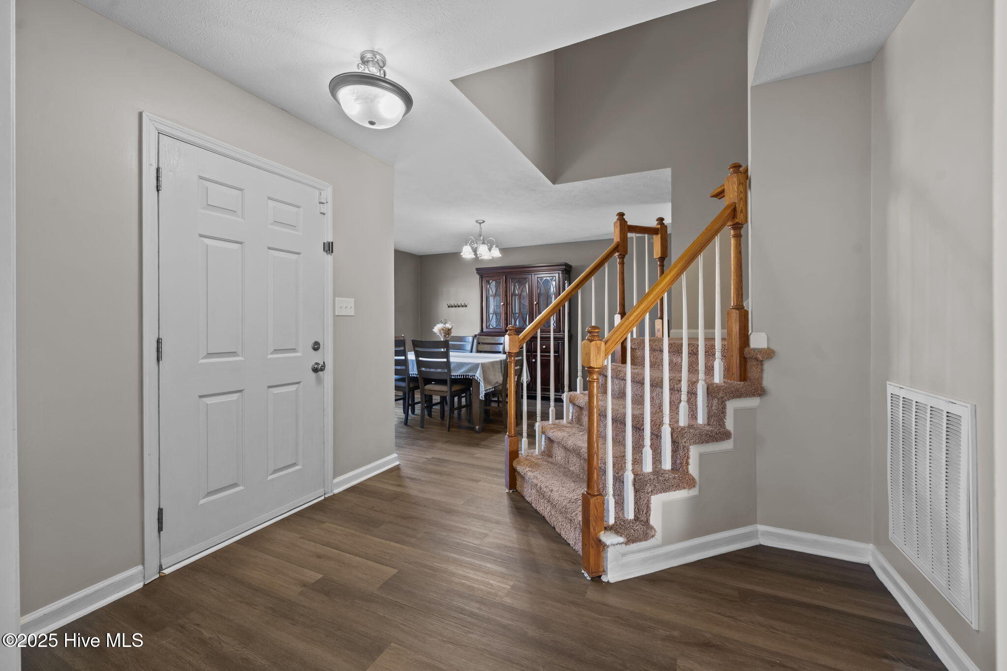 100545642 | Photo 10