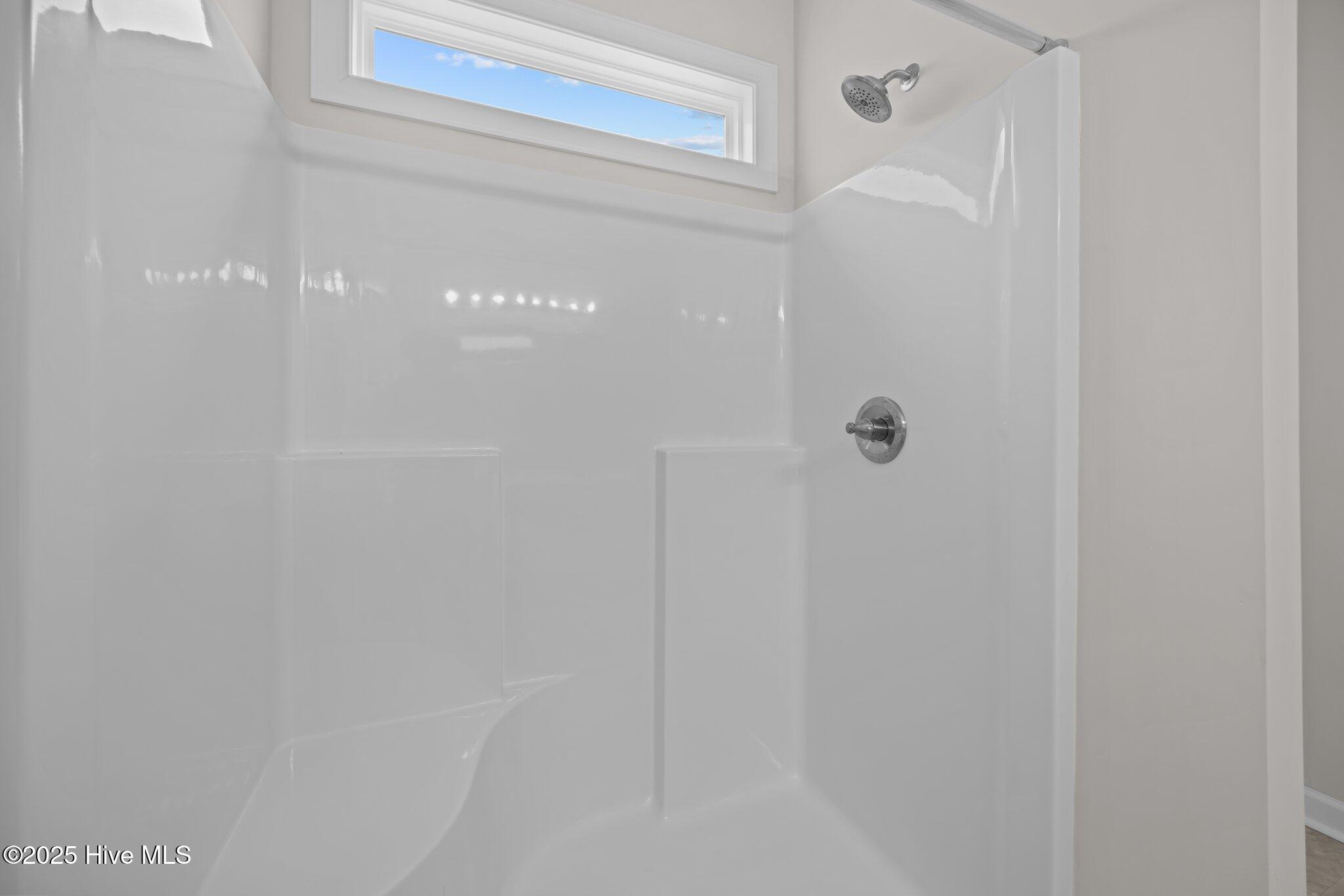 100557164 | Photo 11