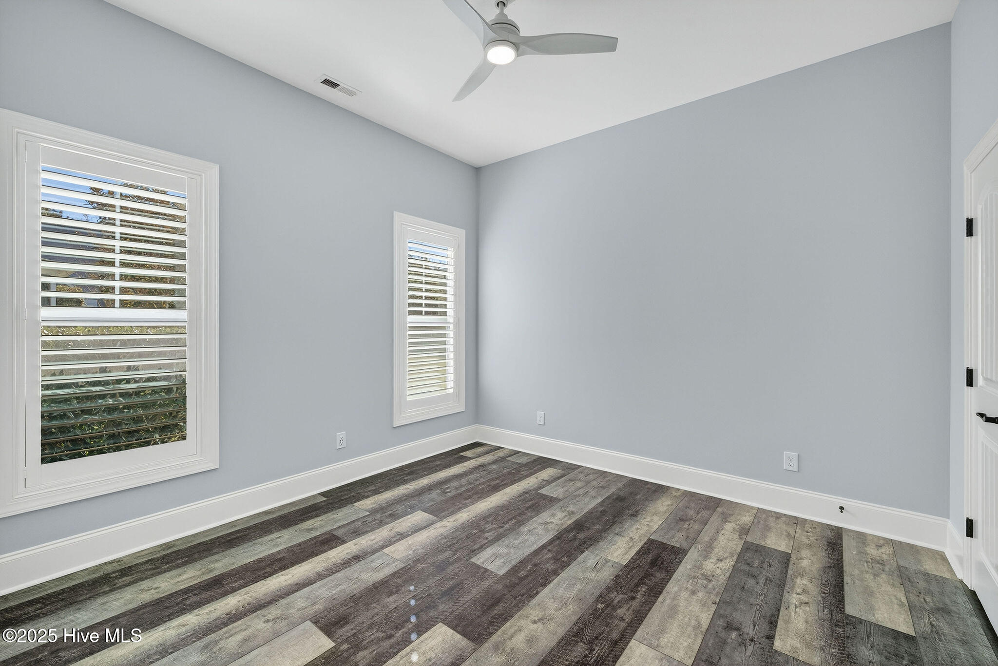 100512498 | Photo 43