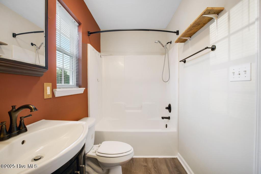 100551792 | Photo 15