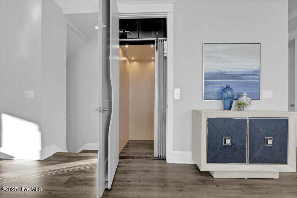 100547511 | Photo 11