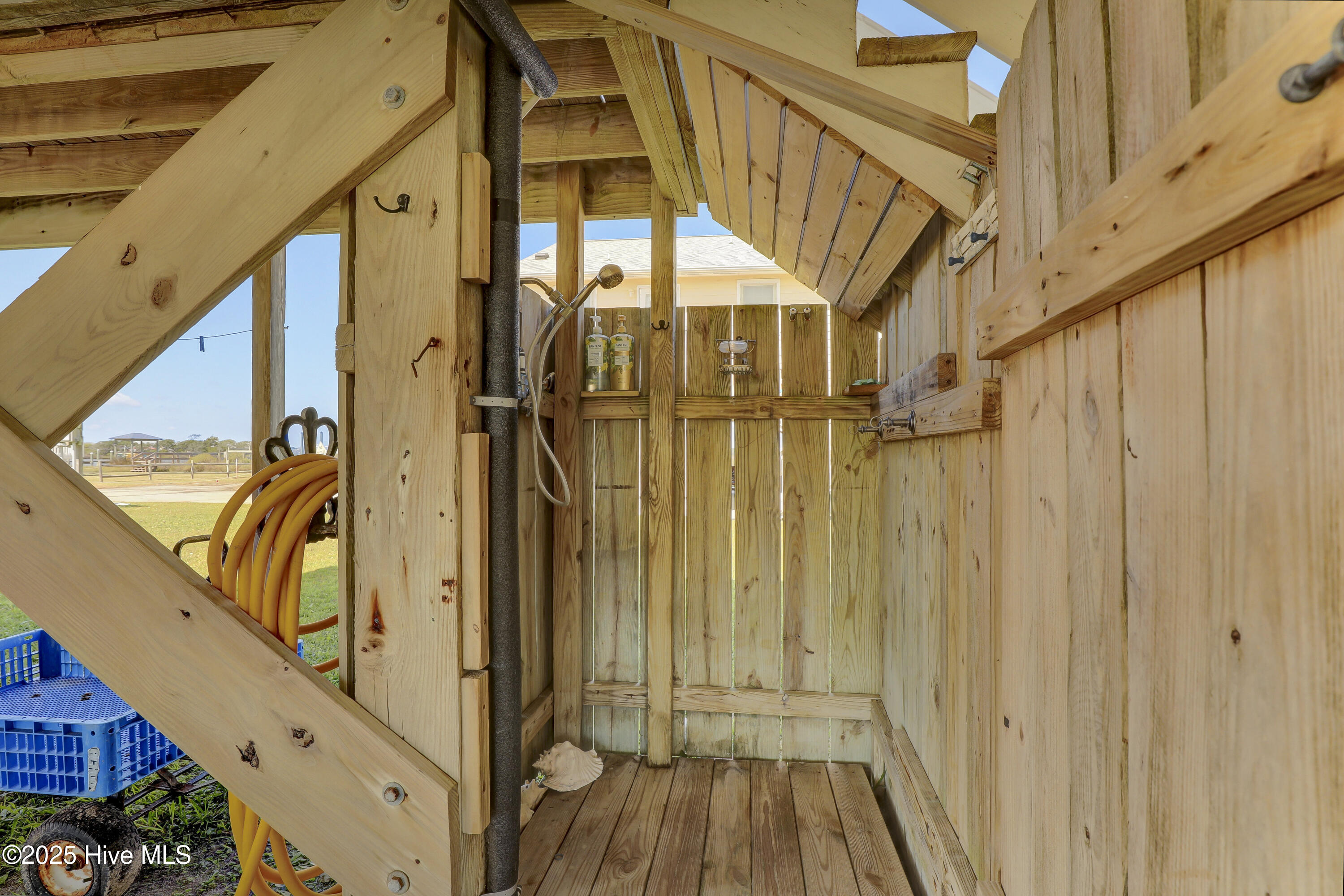 100531386 | Photo 25