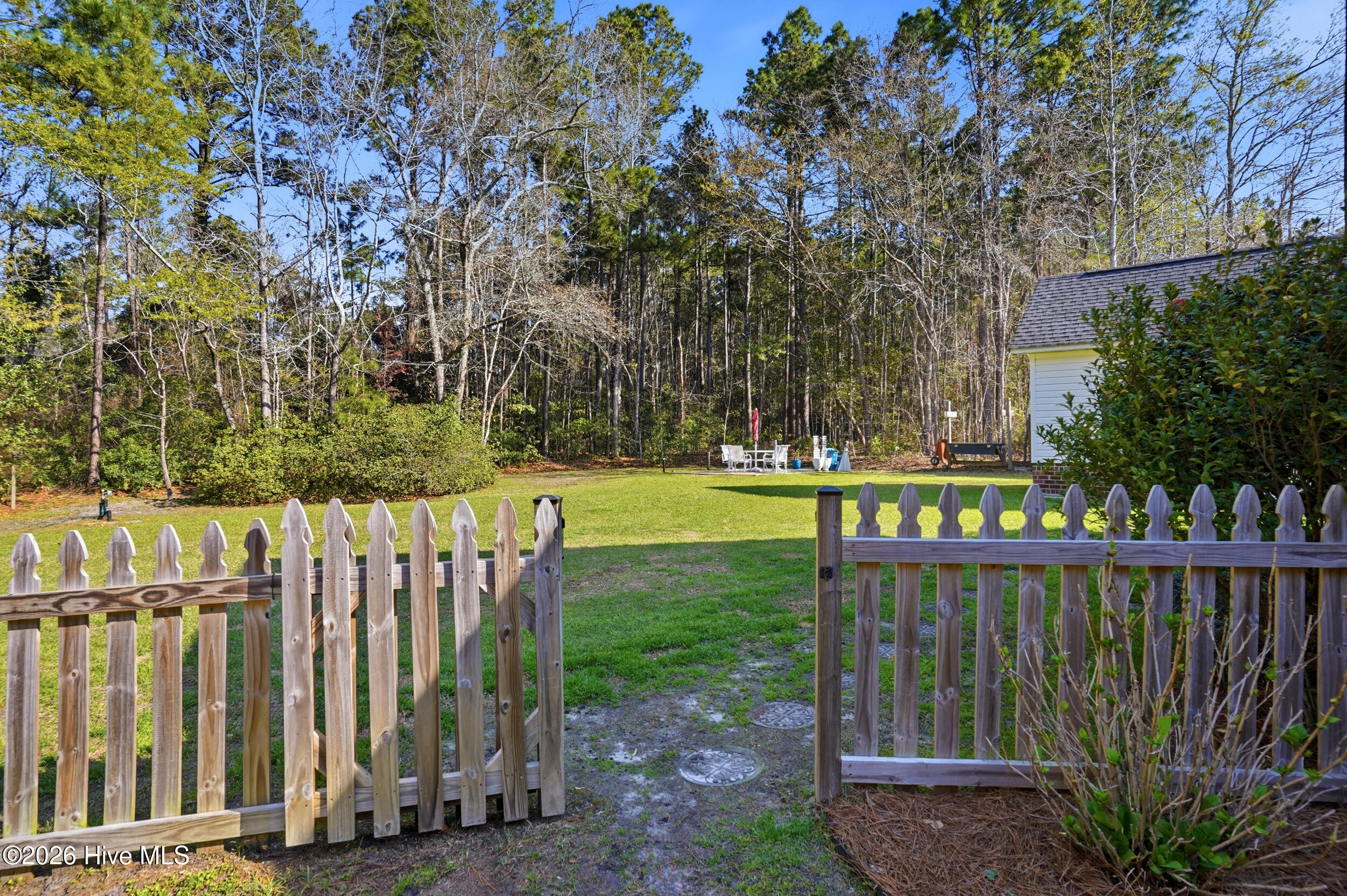 100563300 | Photo 36