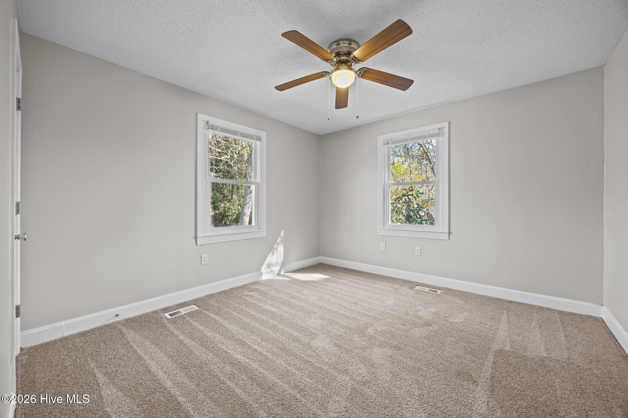 100553167 | Photo 11