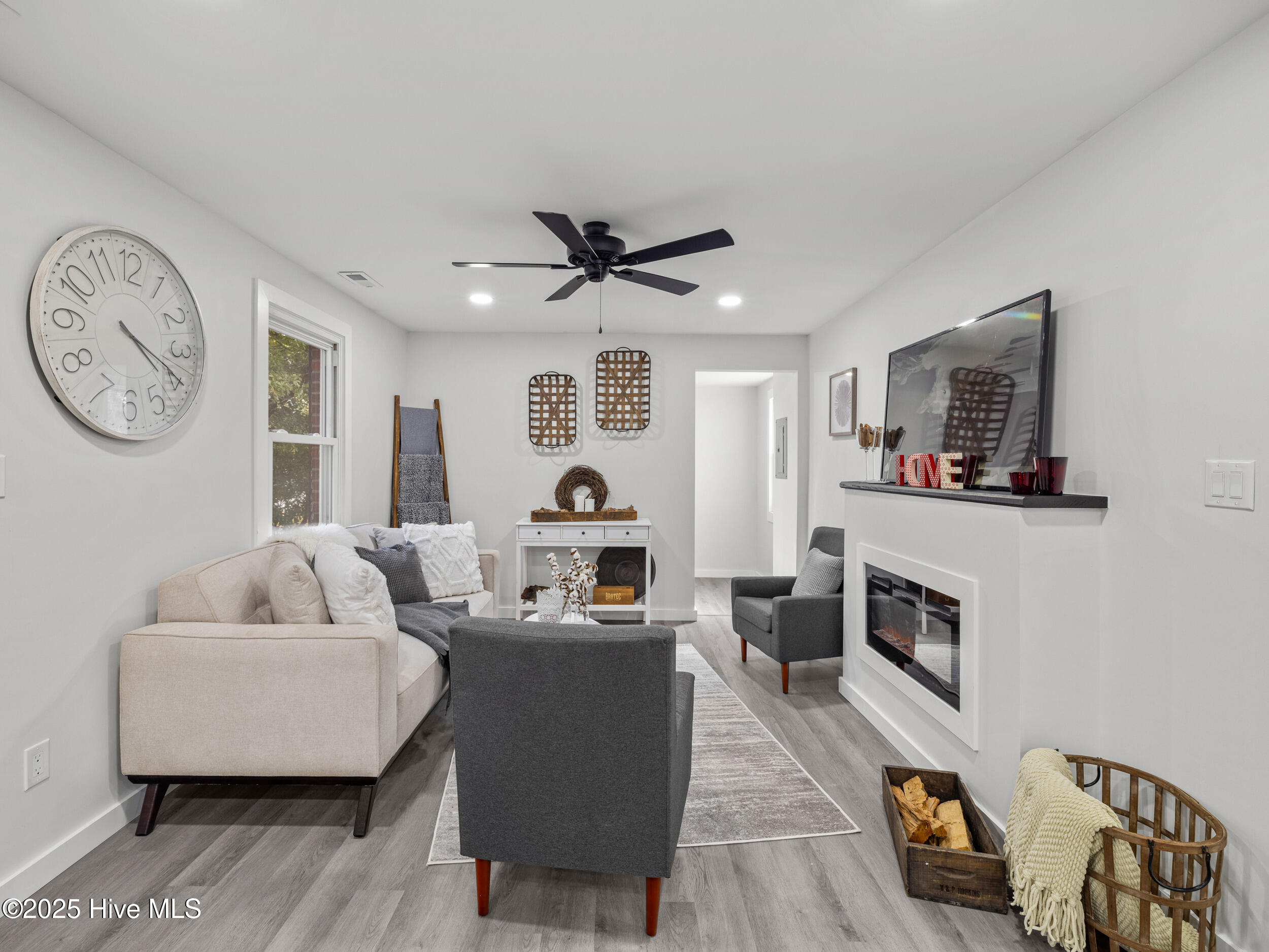 100545039 | Photo 10