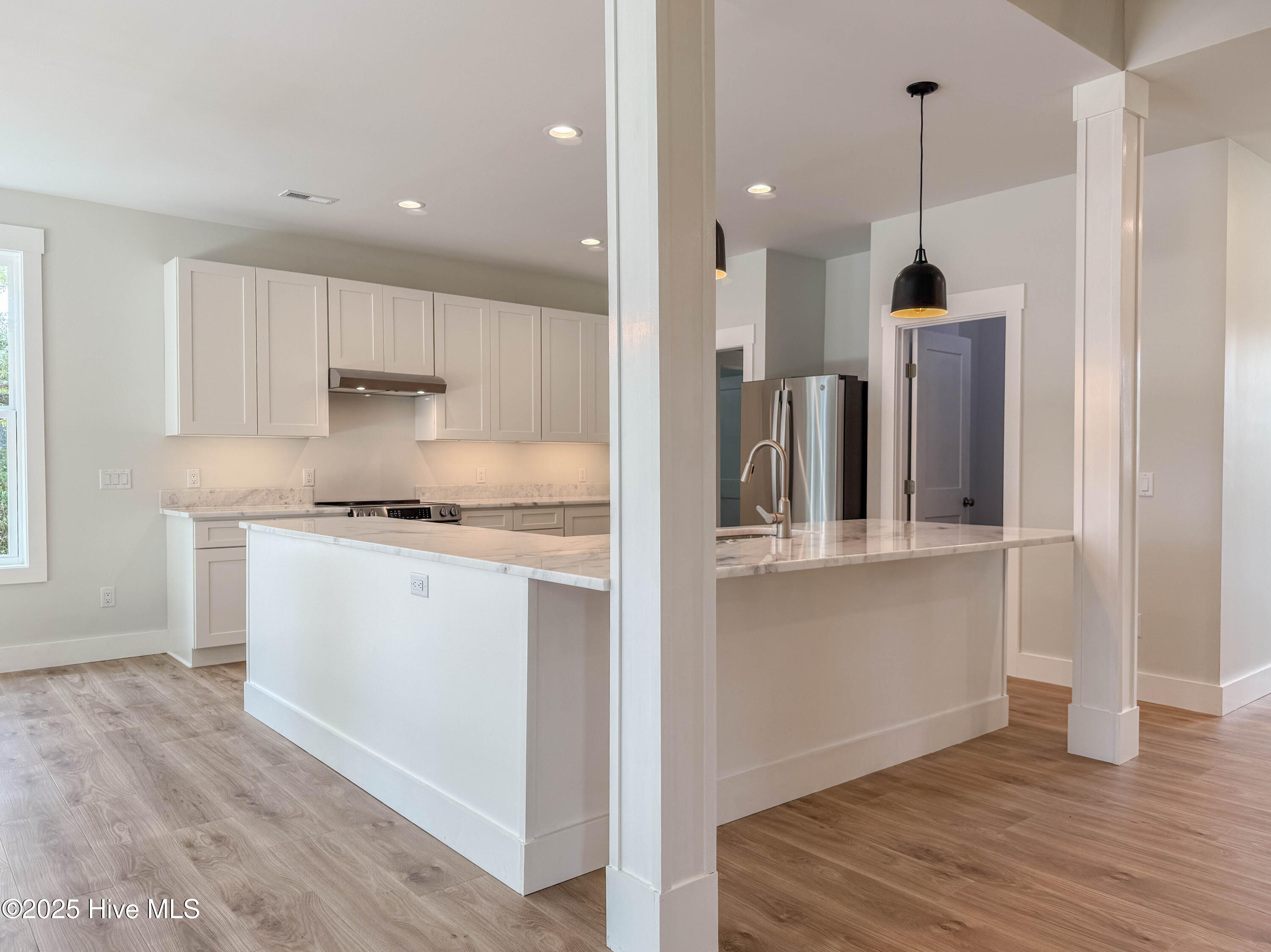 100529852 | Photo 17