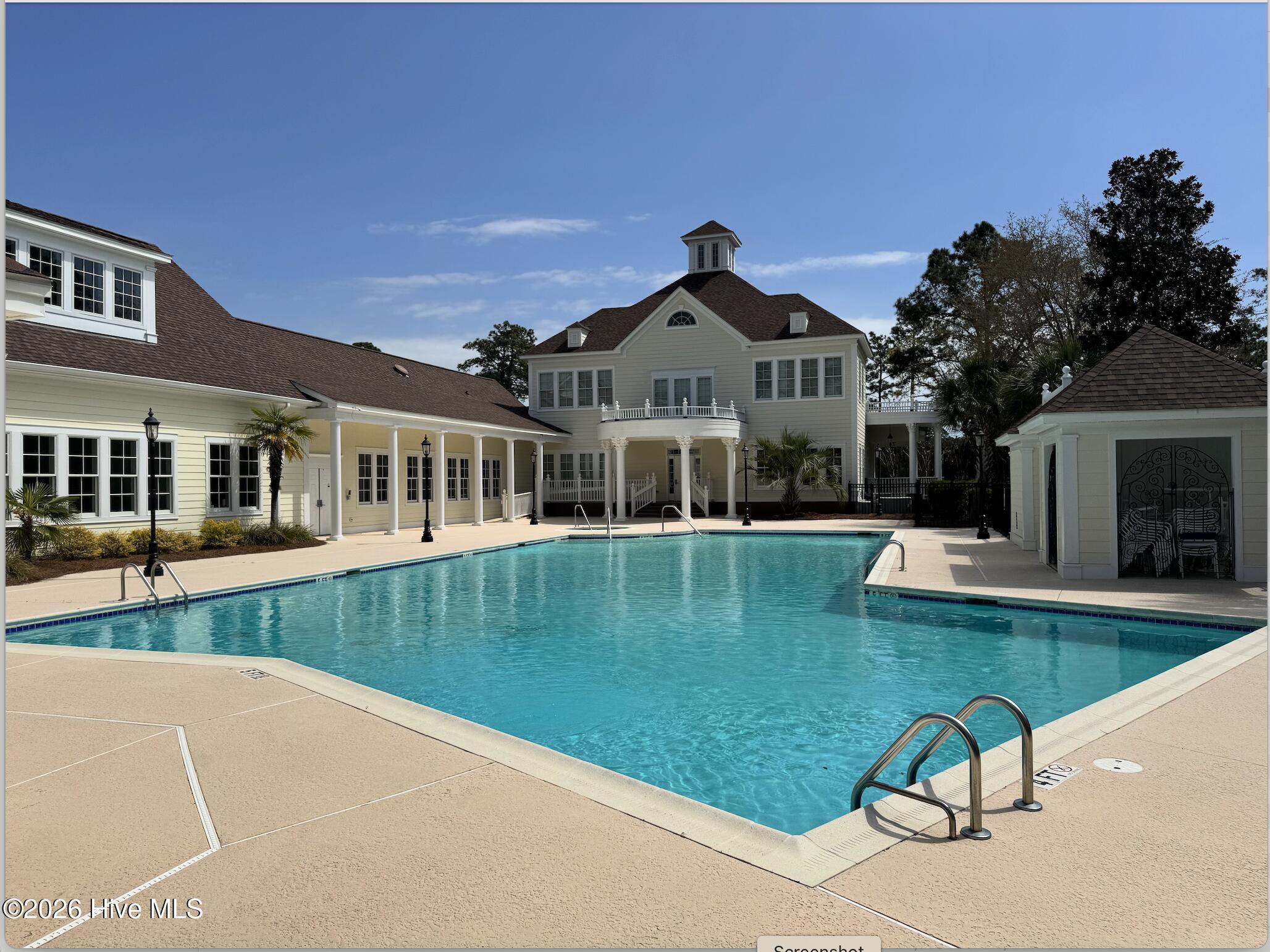 100563082 | Photo 10