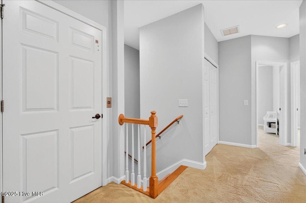 100534230 | Photo 25