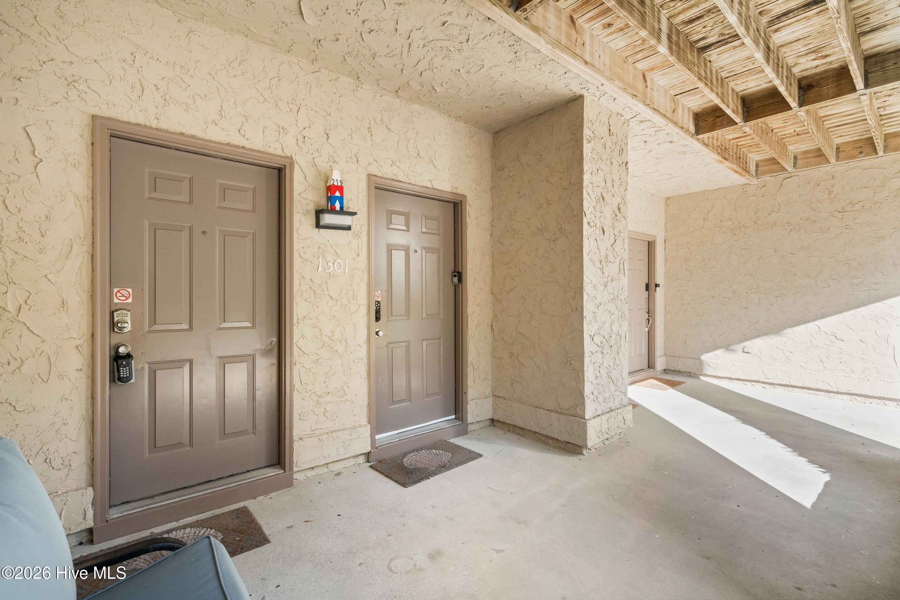 100548486 | Photo 13