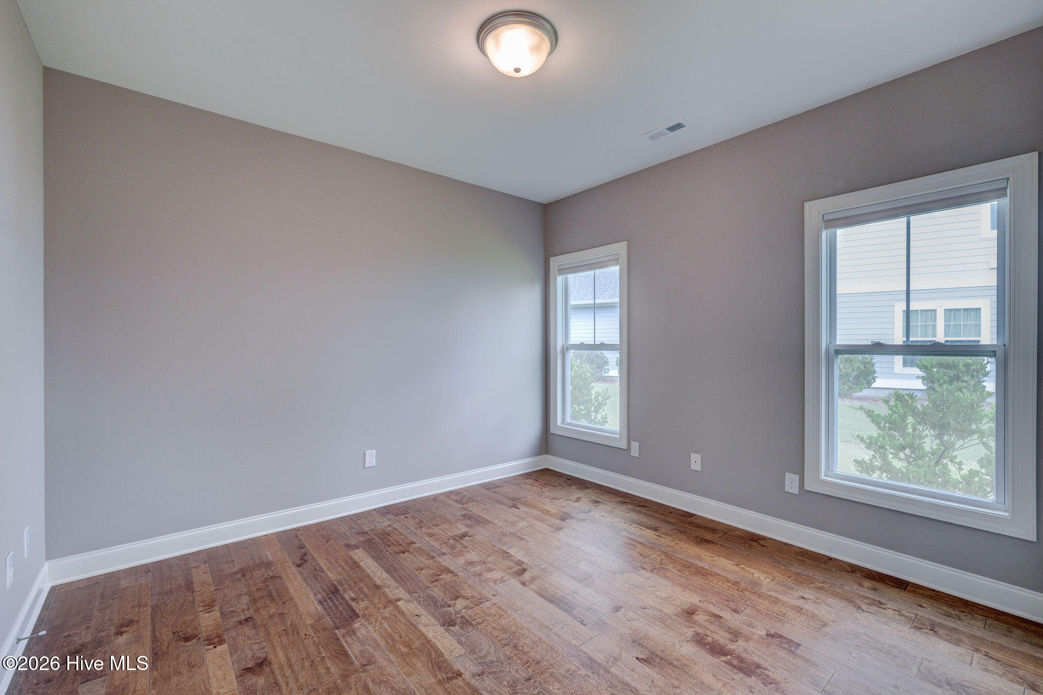 100558232 | Photo 34