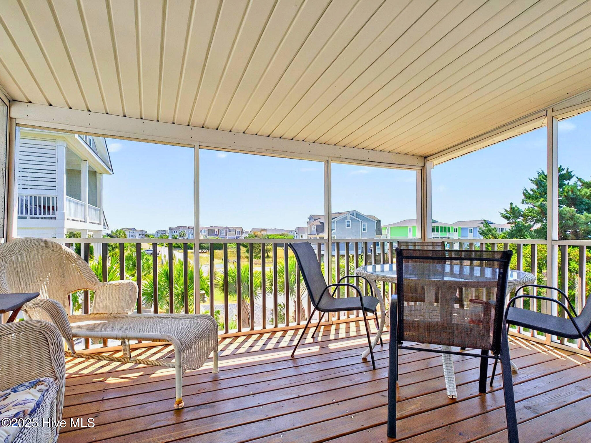 100504393 | Photo 16