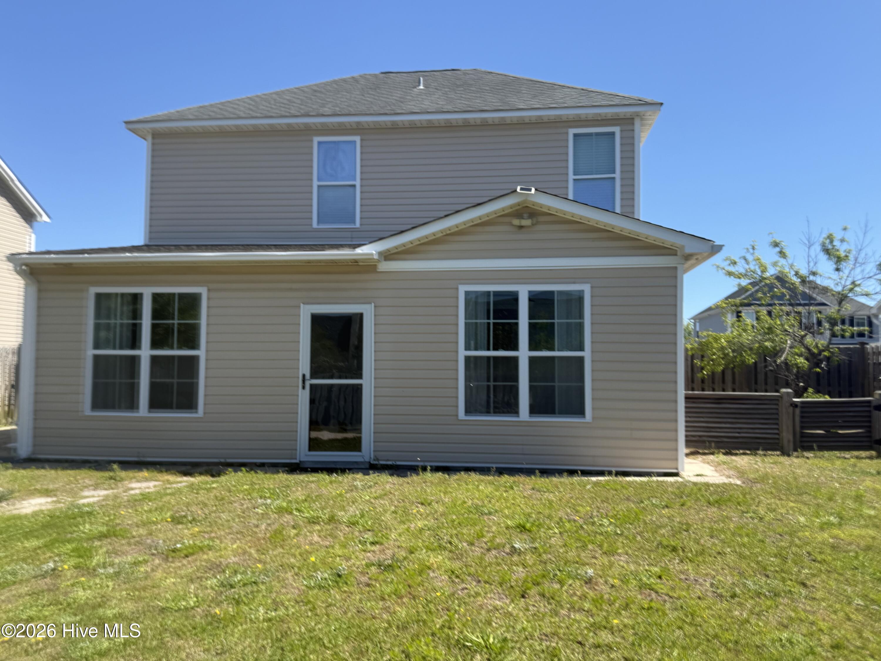 100566517 | Photo 21