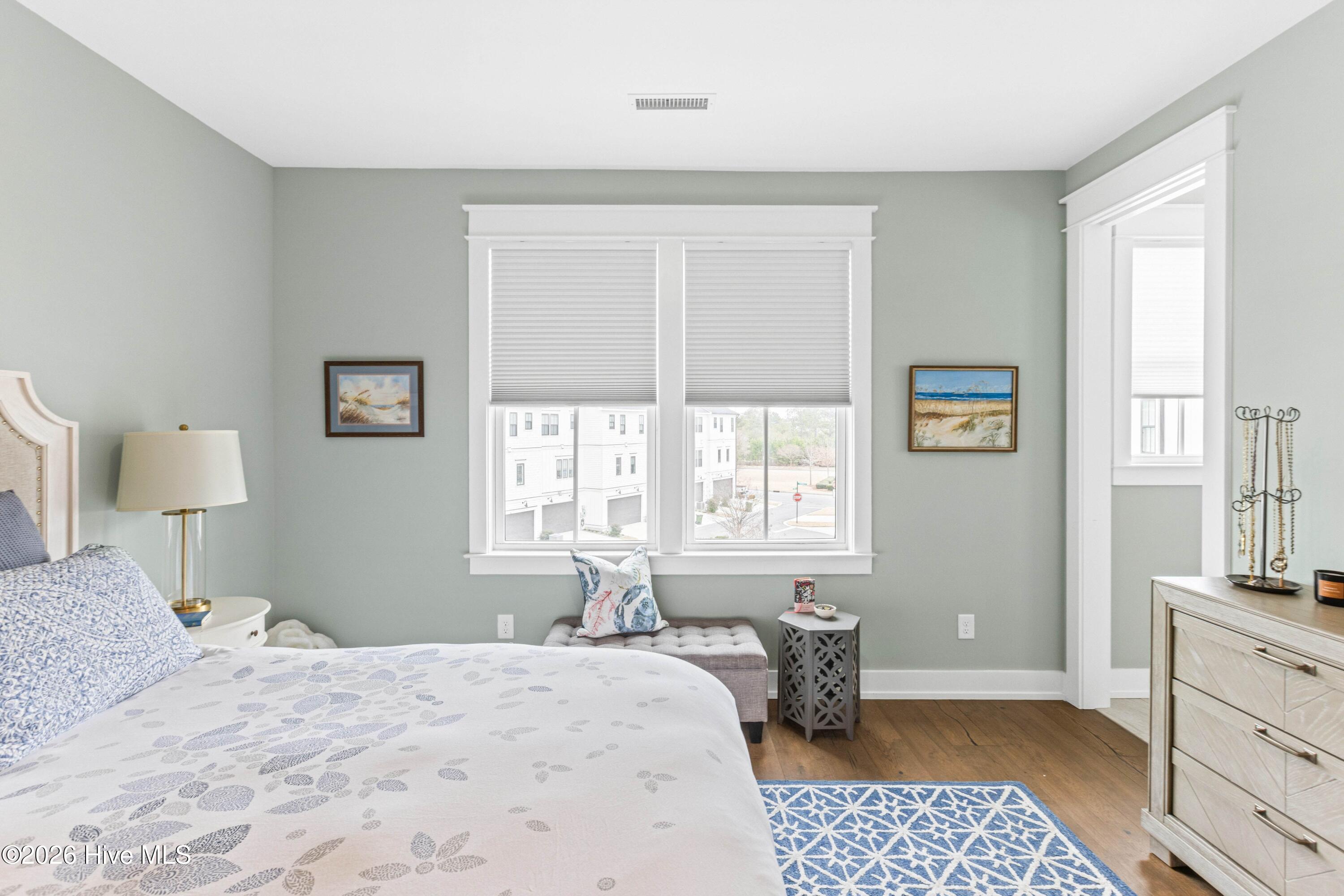 100556500 | Photo 29