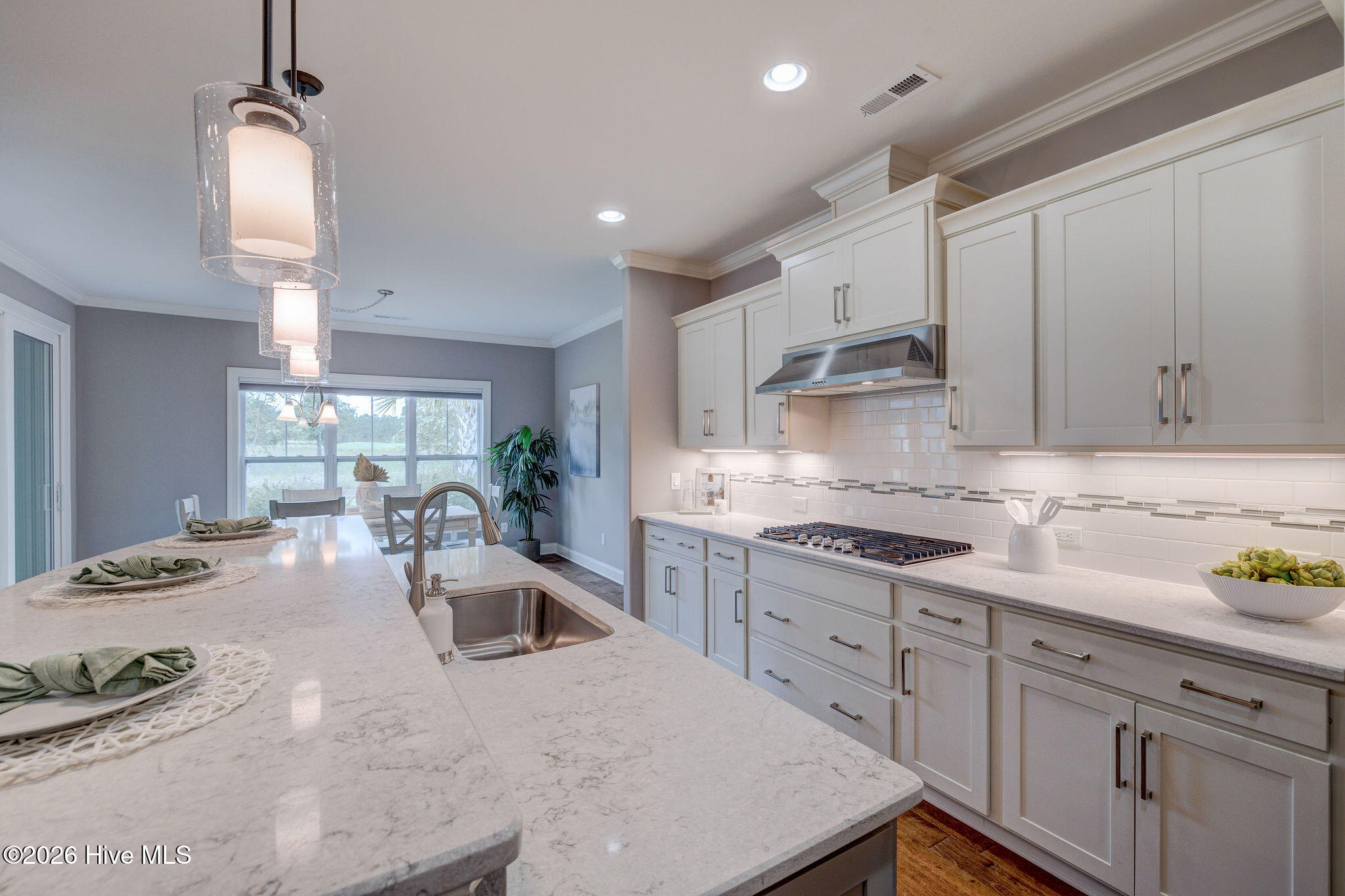 100558232 | Photo 14