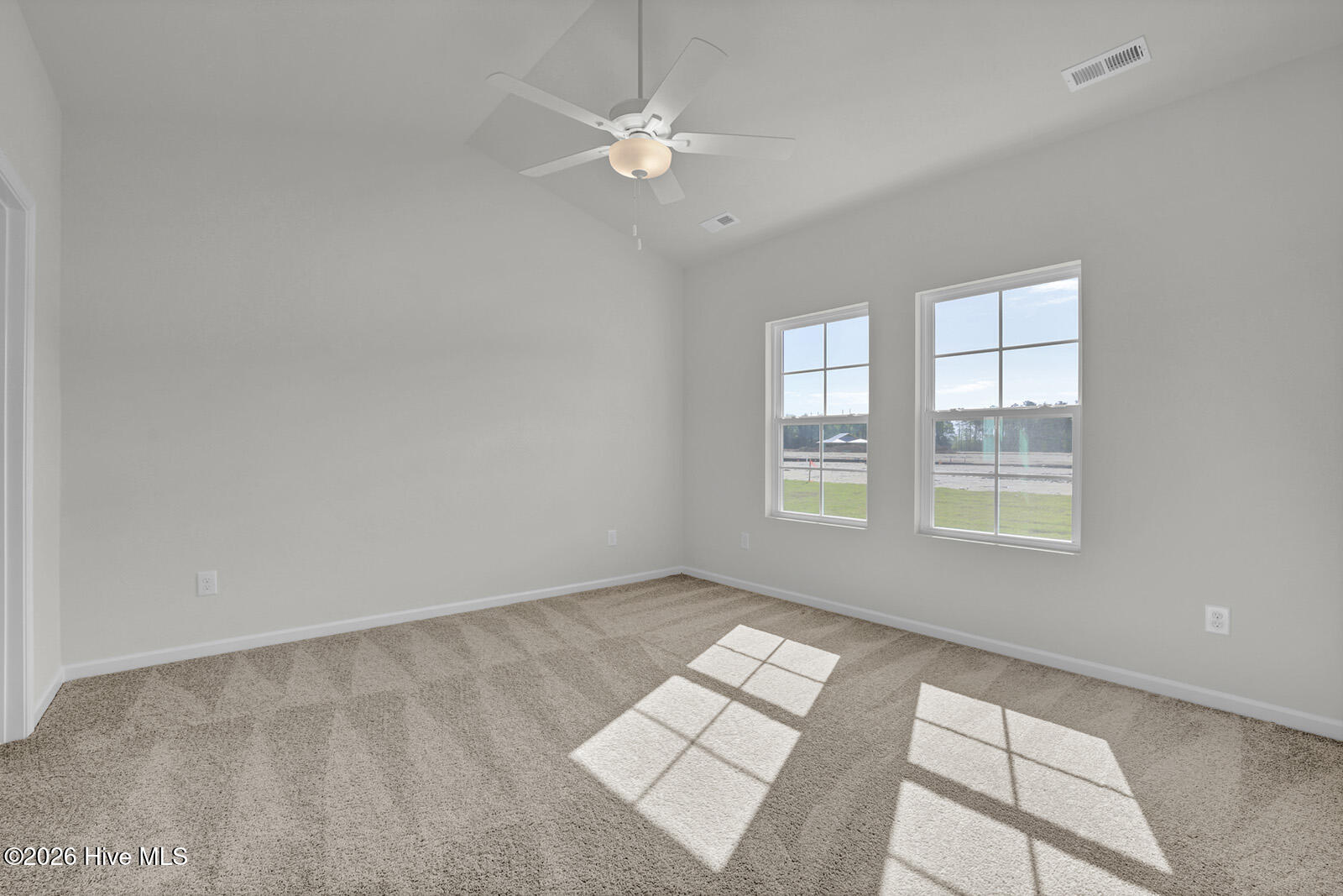 100550111 | Photo 11