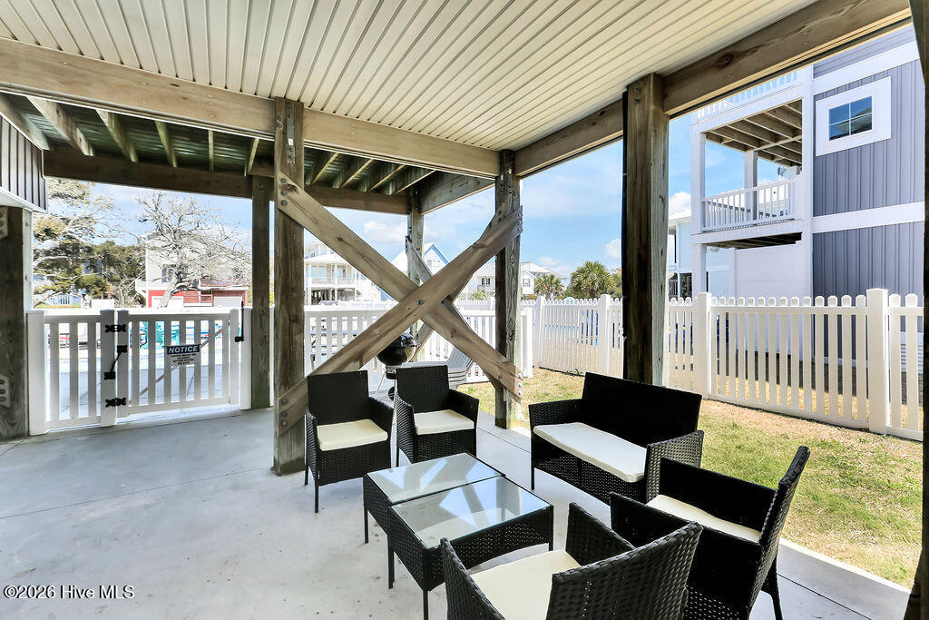 100565368 | Photo 30