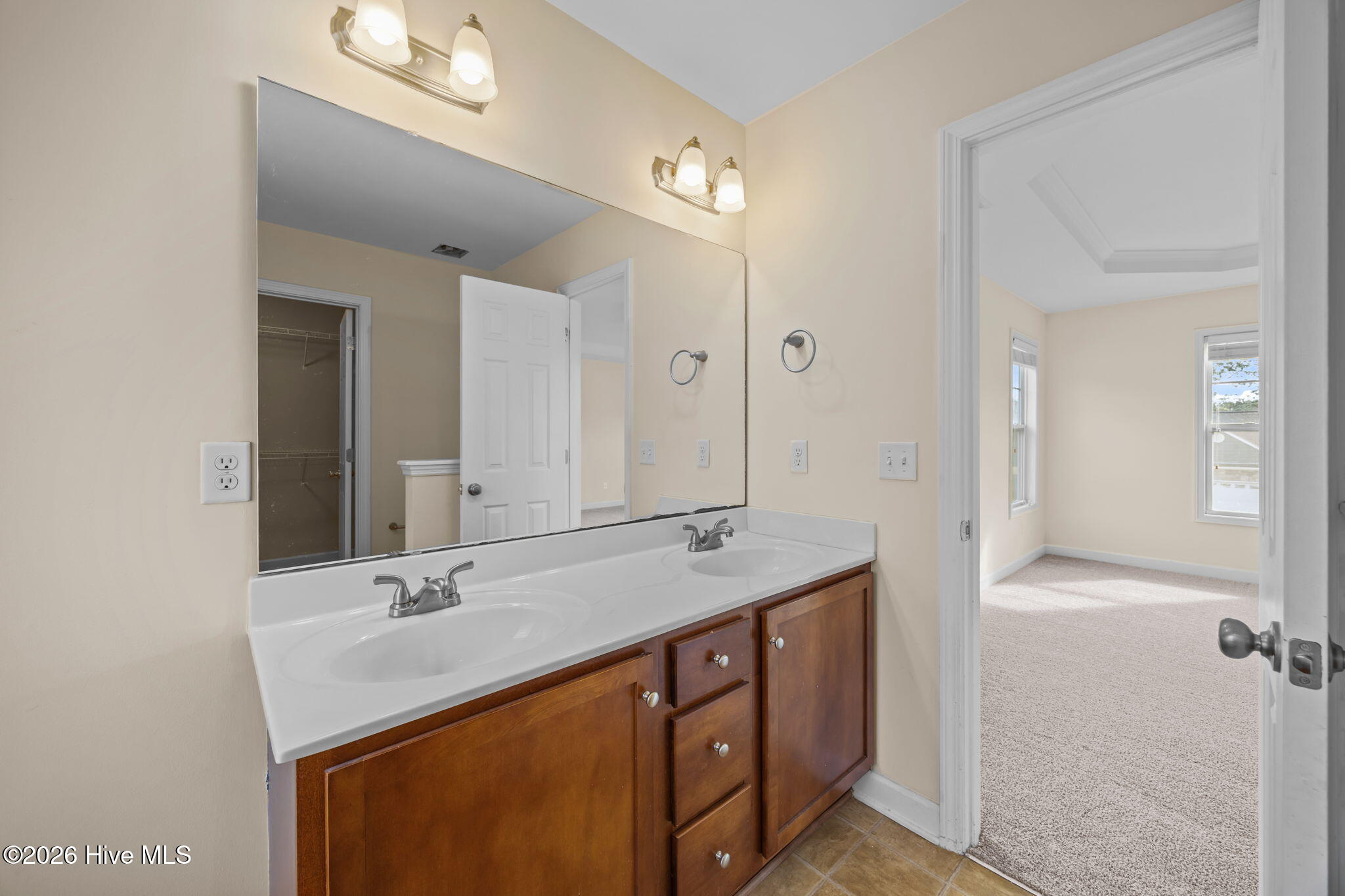 100557440 | Photo 31