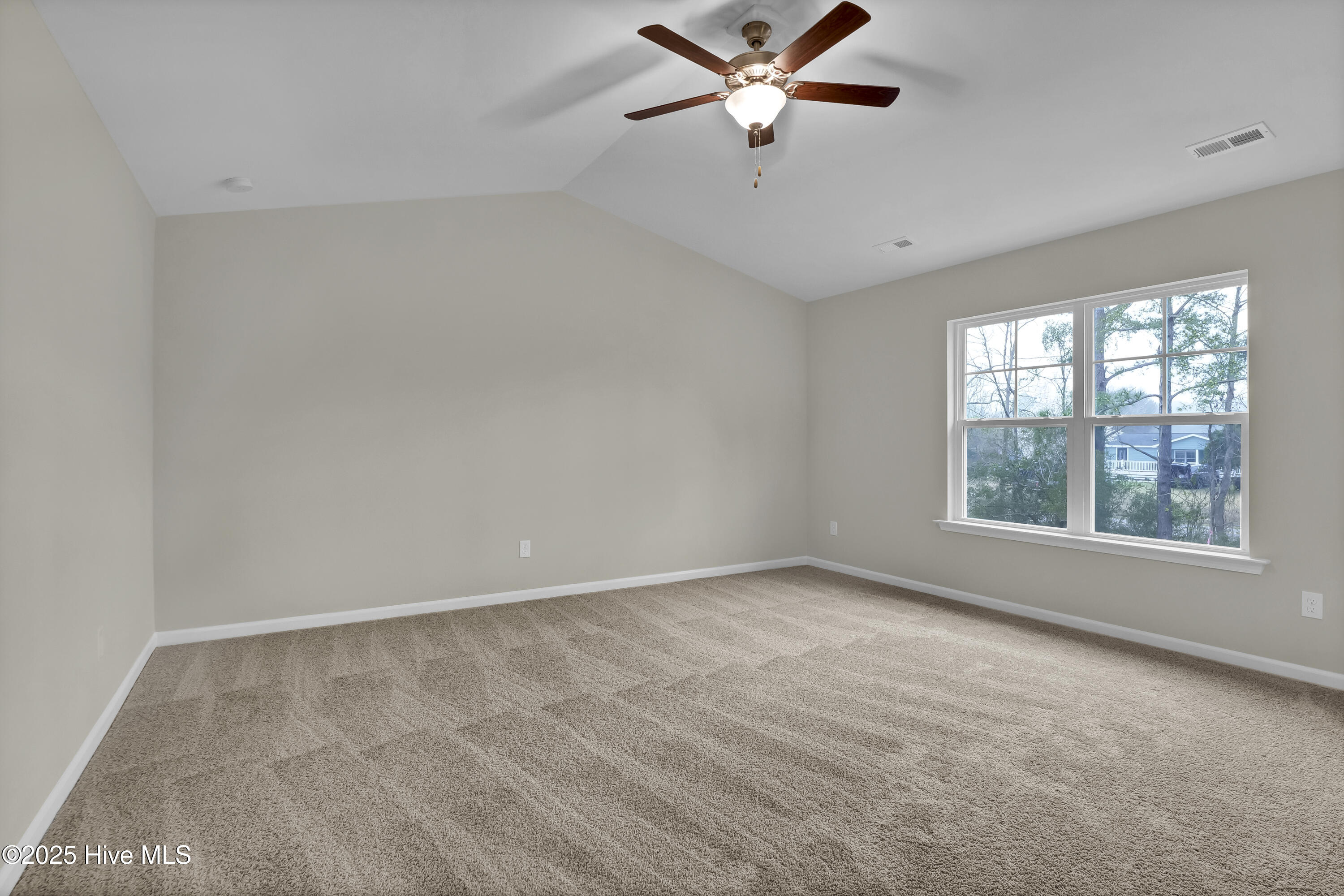 100543340 | Photo 29