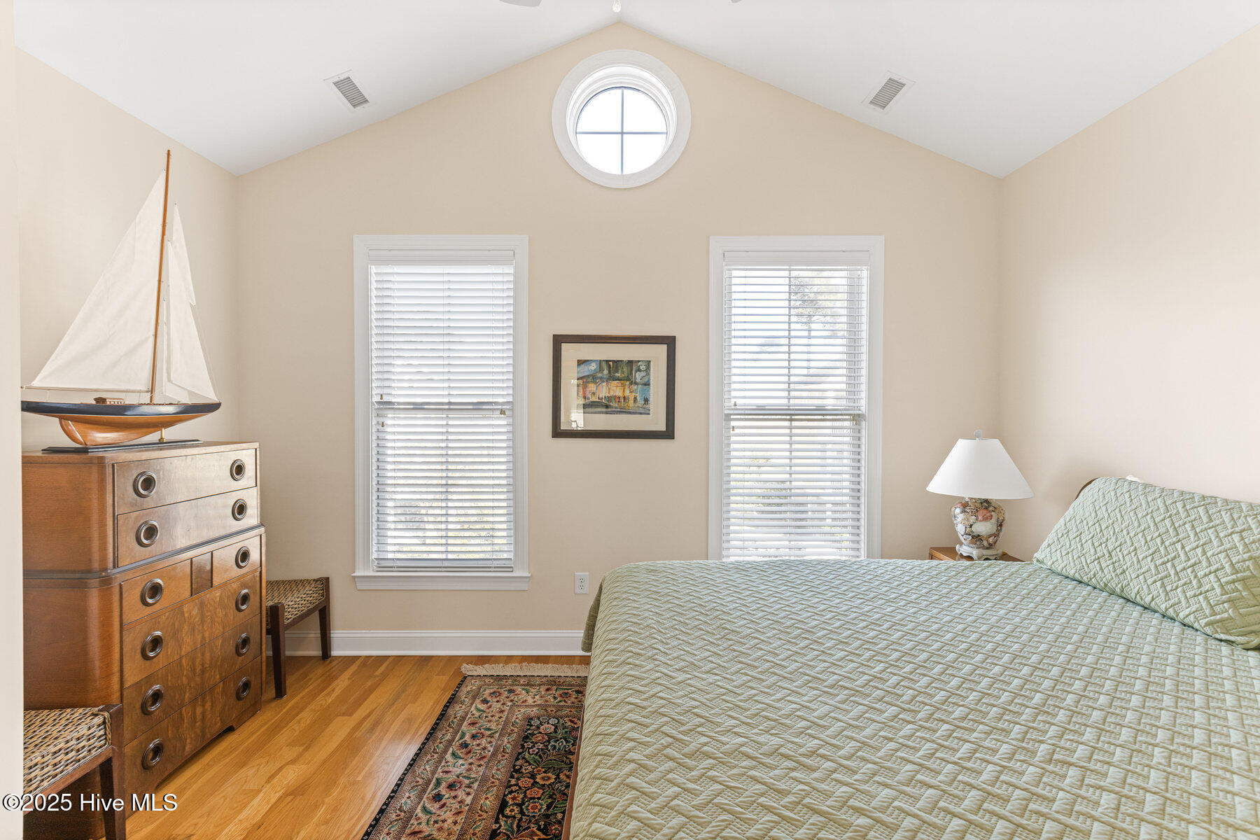 100547081 | Photo 37