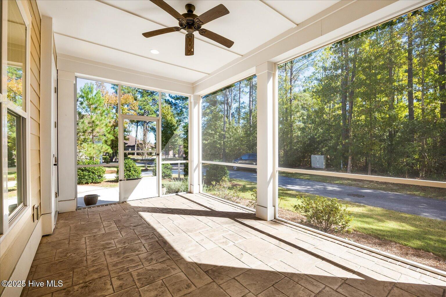 100536924 | Photo 37