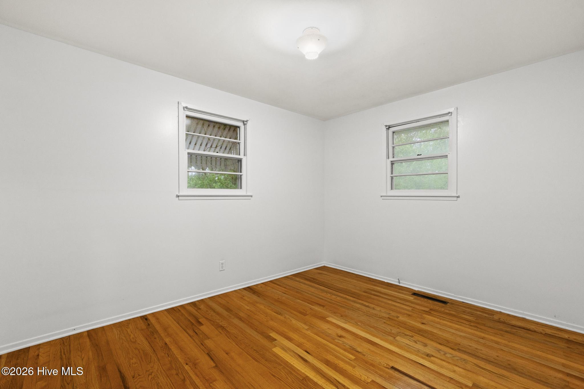 100560797 | Photo 19