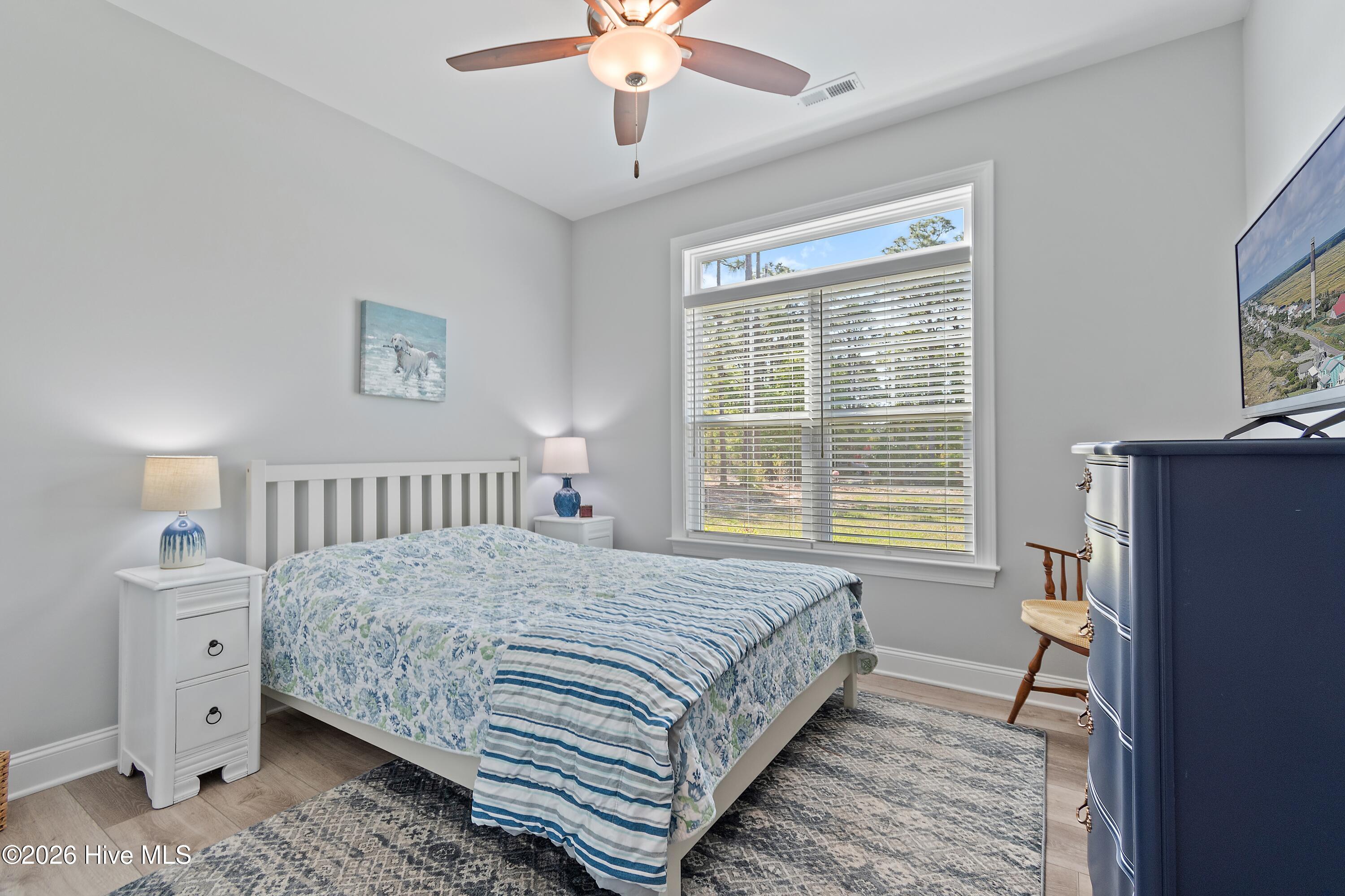 100568051 | Photo 23