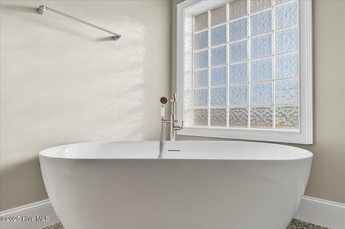 100540926 | Photo 58