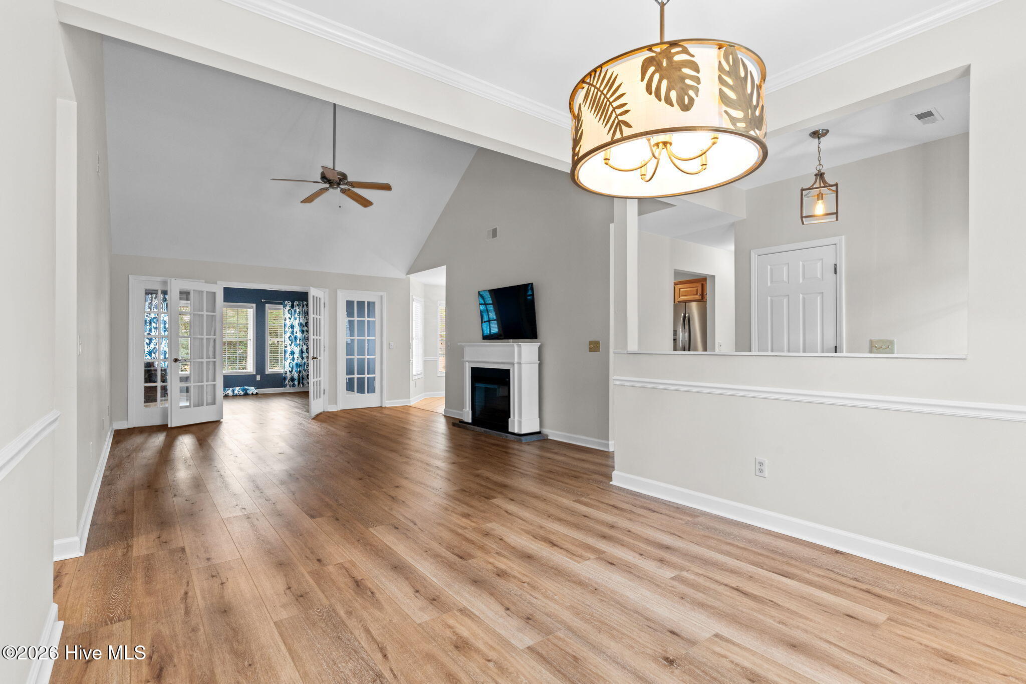 100549581 | Photo 13