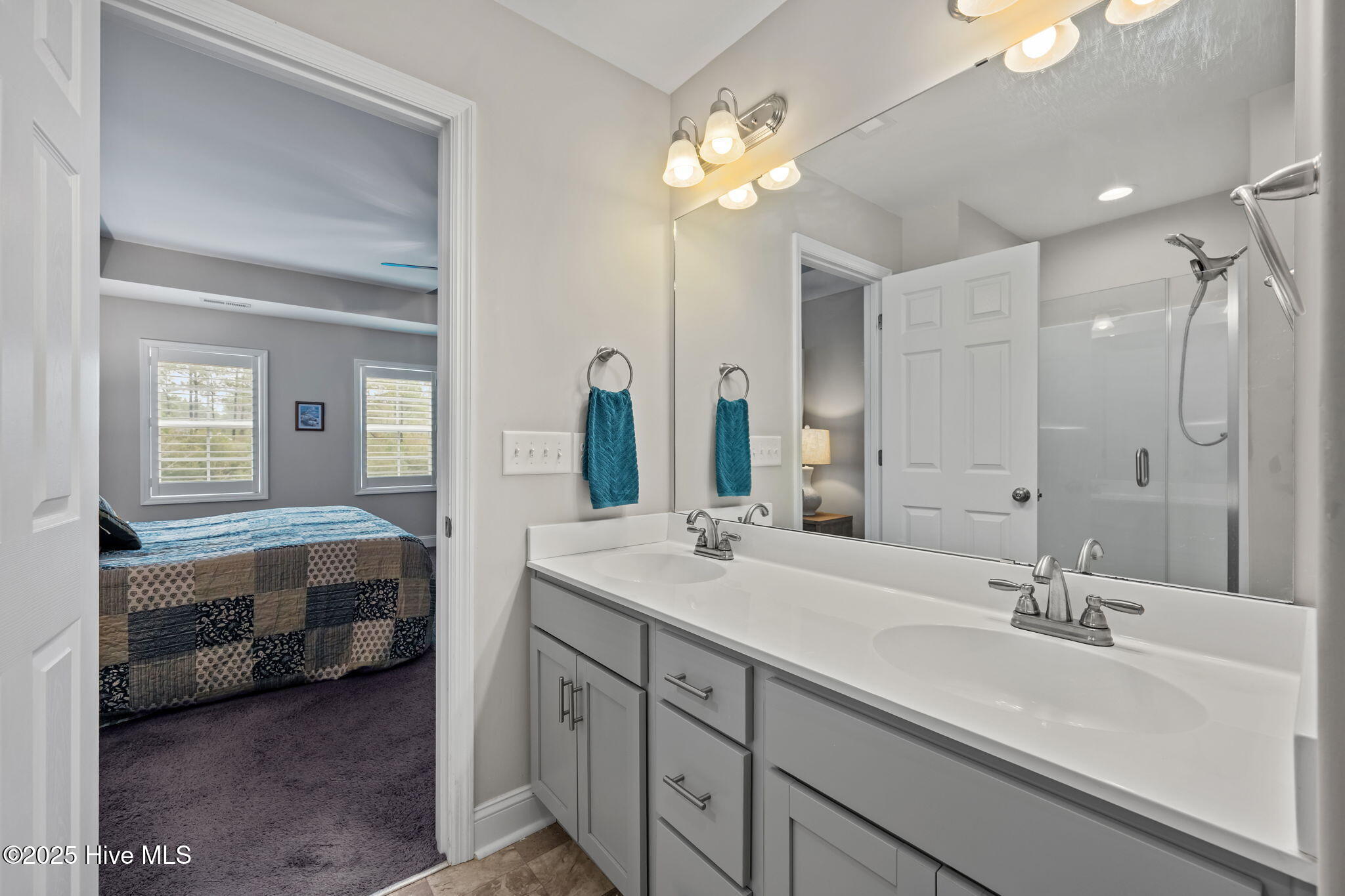 100544469 | Photo 22