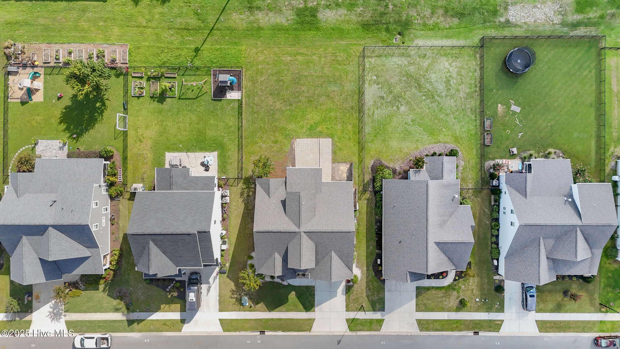 100528109 | Photo 52