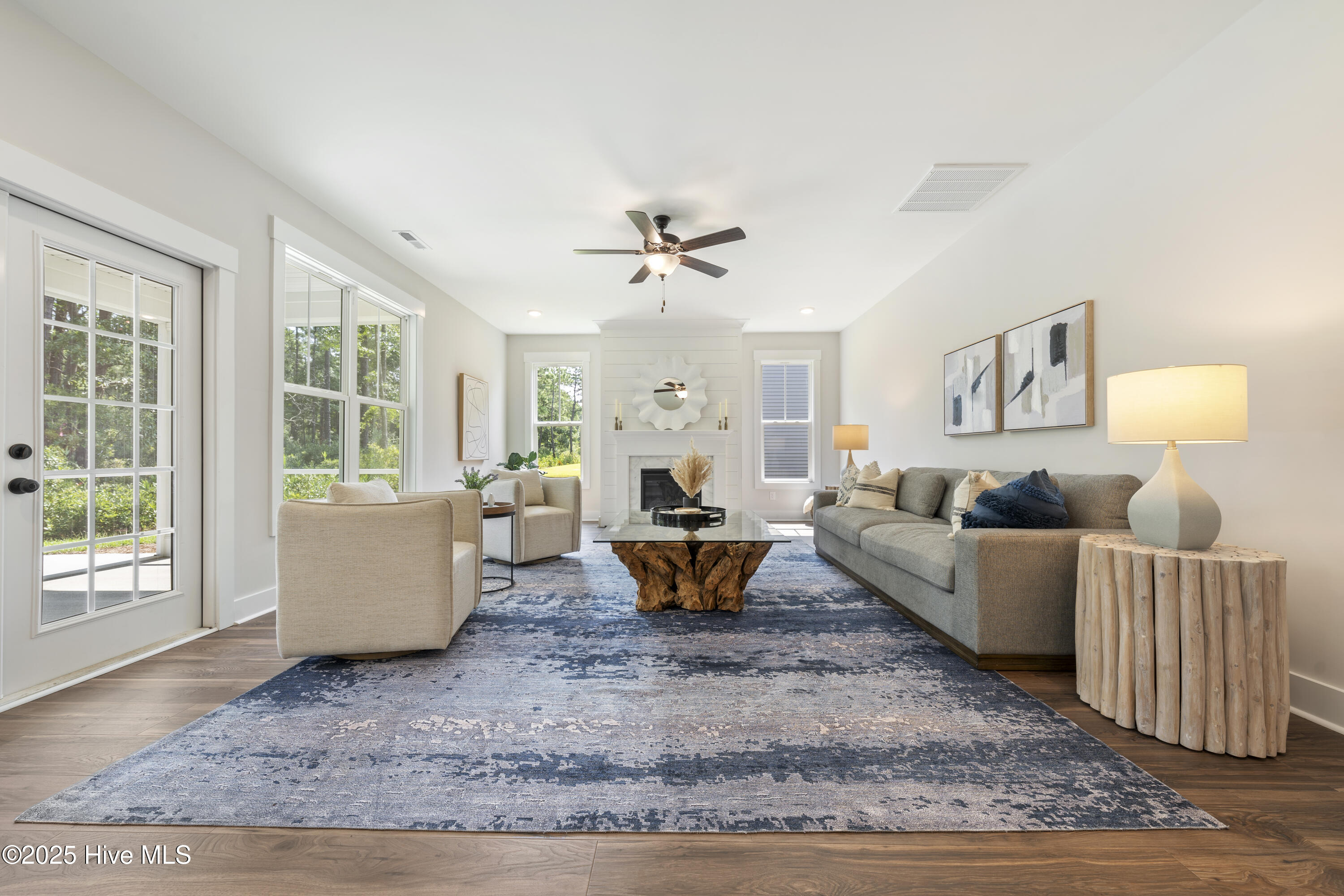 100544974 | Photo 35