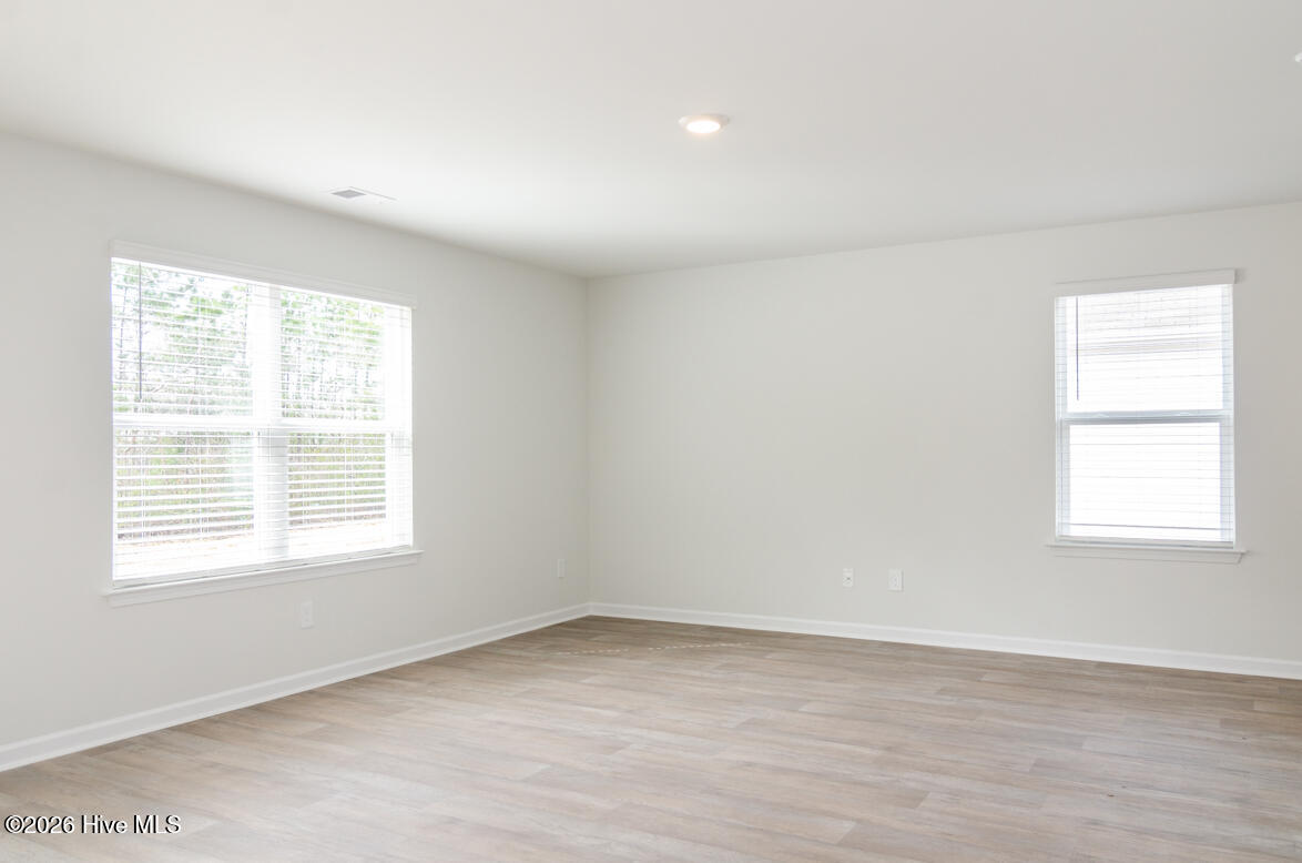 100568580 | Photo 10